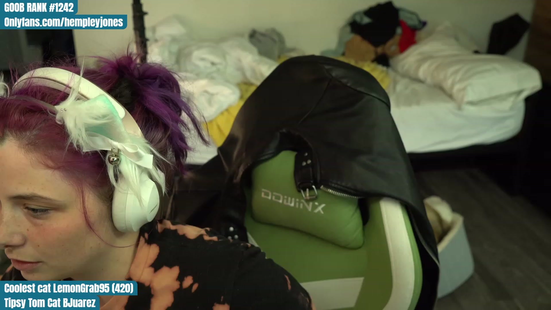 Gallery image thumbnail from Hempleyjones's myfreecams stream on, 08/08/2023, 01:31 image 11 of 20