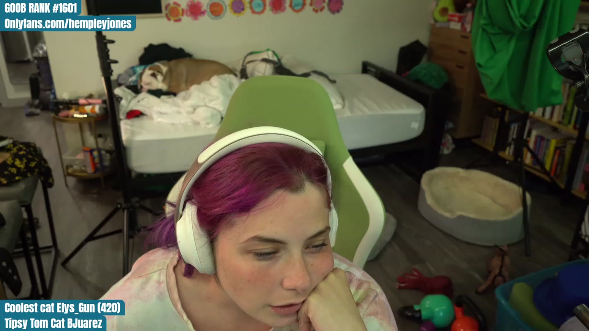 Gallery image thumbnail from Hempleyjones's myfreecams stream on, 08/11/2023, 01:53 image 7 of 20