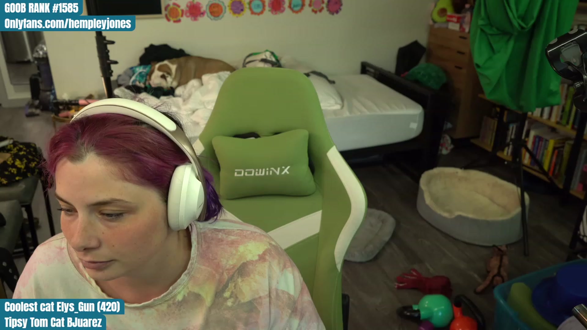 Gallery image thumbnail from Hempleyjones's myfreecams stream on, 08/11/2023, 01:53 image 9 of 20