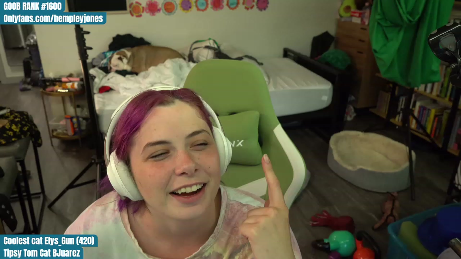 Gallery image thumbnail from Hempleyjones's myfreecams stream on, 08/11/2023, 01:53 image 6 of 20