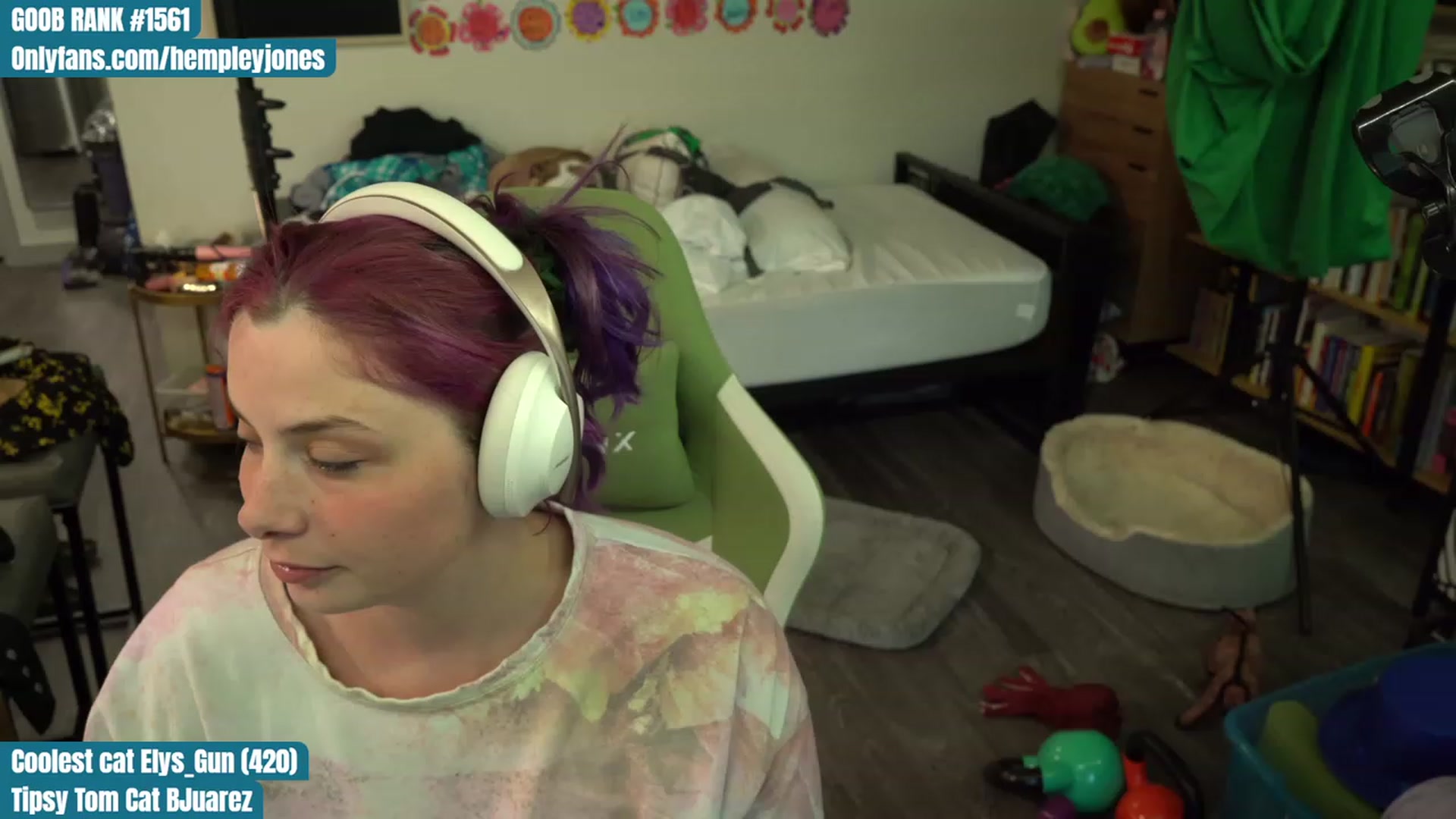 Gallery image thumbnail from Hempleyjones's myfreecams stream on, 08/11/2023, 01:53 image 12 of 20