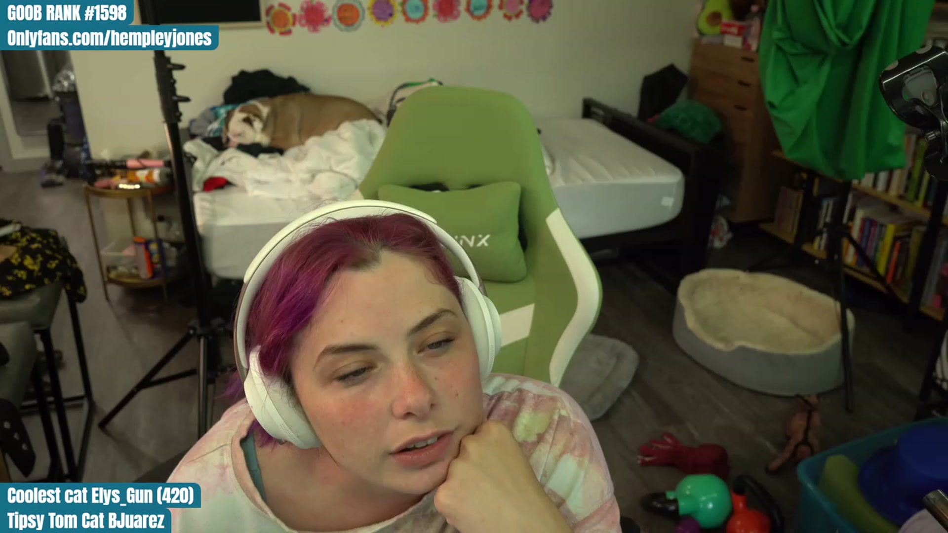 Gallery image thumbnail from Hempleyjones's myfreecams stream on, 08/11/2023, 01:53 image 3 of 20