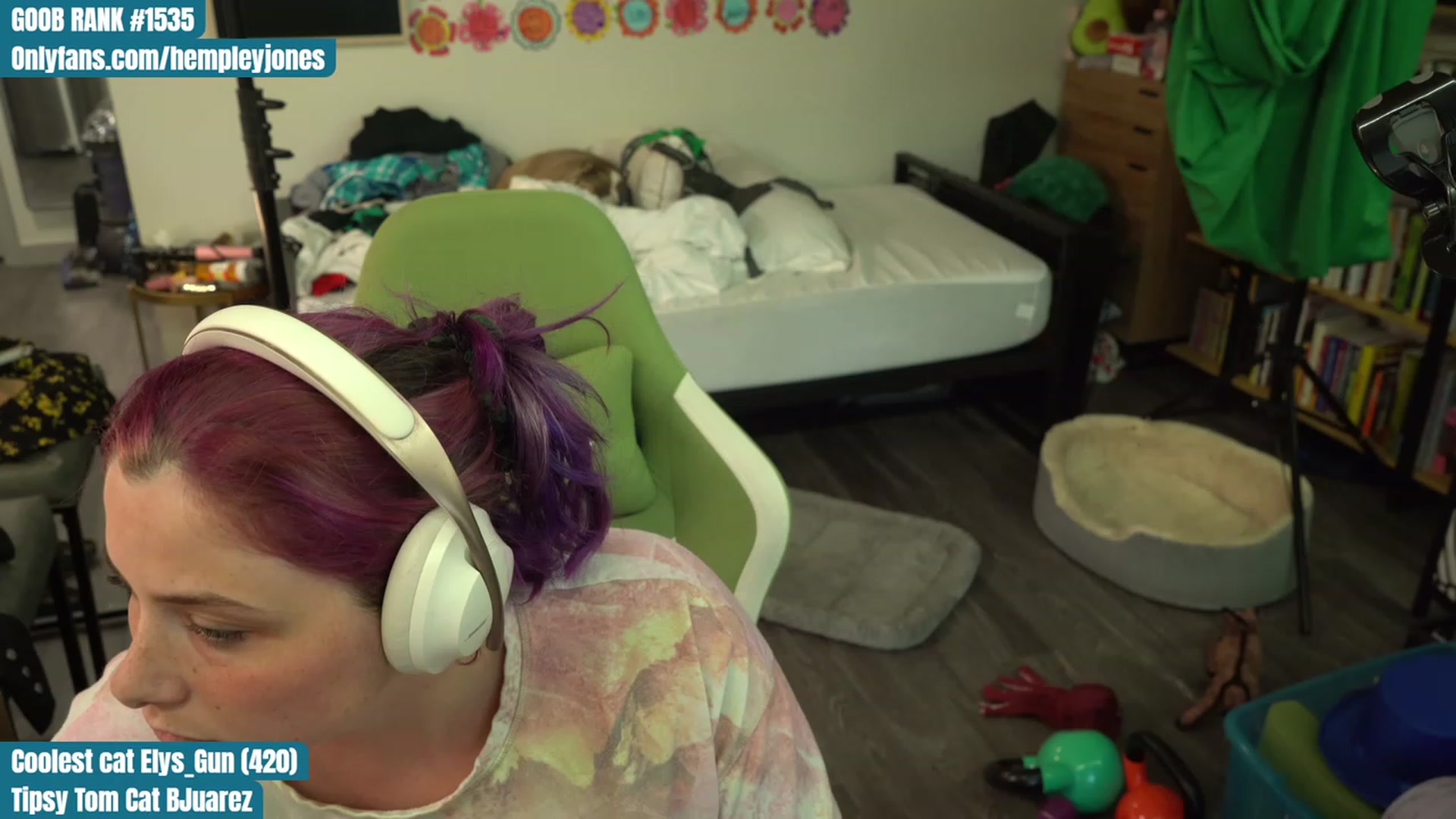 Gallery image thumbnail from Hempleyjones's myfreecams stream on, 08/11/2023, 01:53 image 18 of 20
