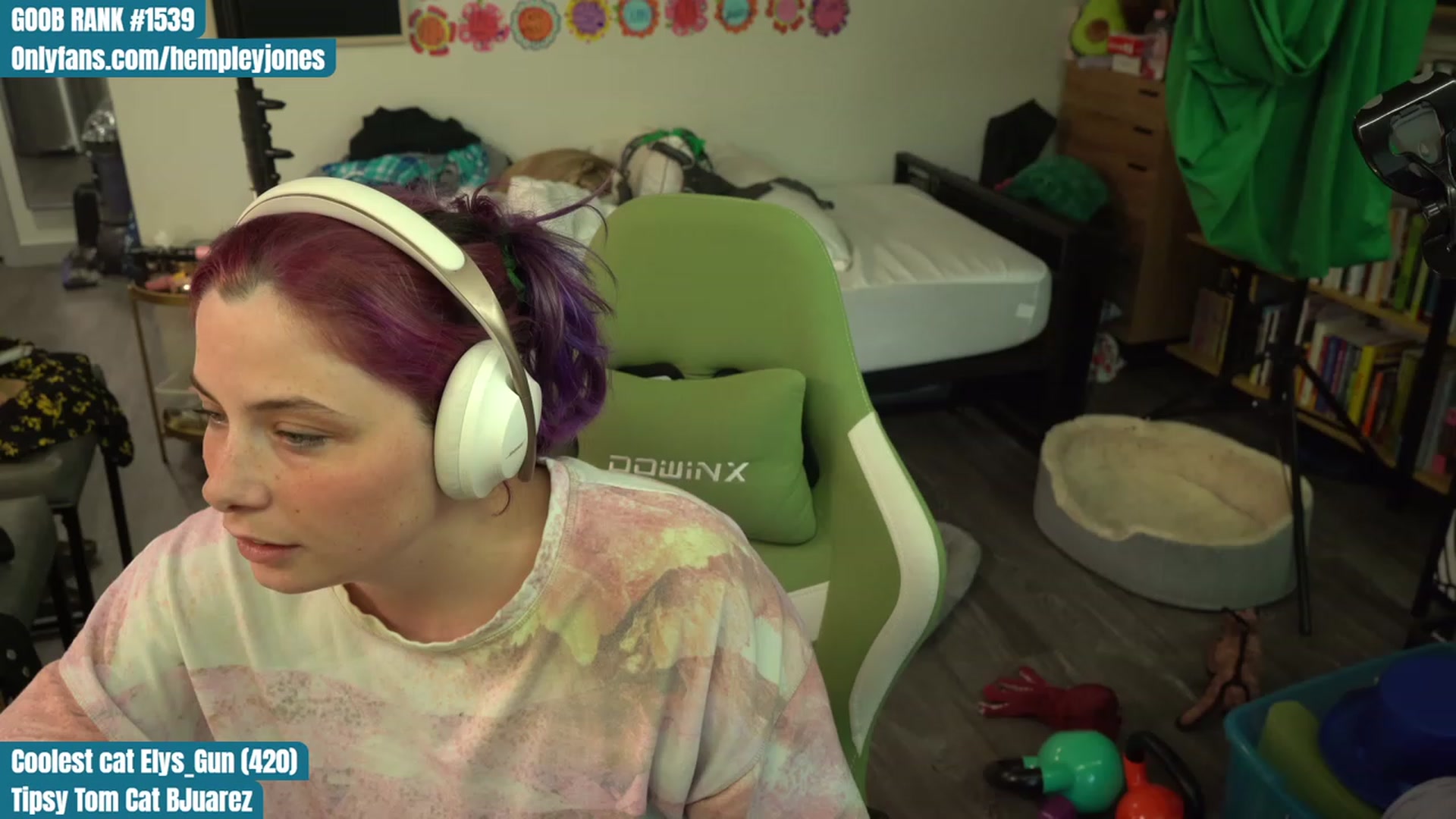 Gallery image thumbnail from Hempleyjones's myfreecams stream on, 08/11/2023, 01:53 image 15 of 20