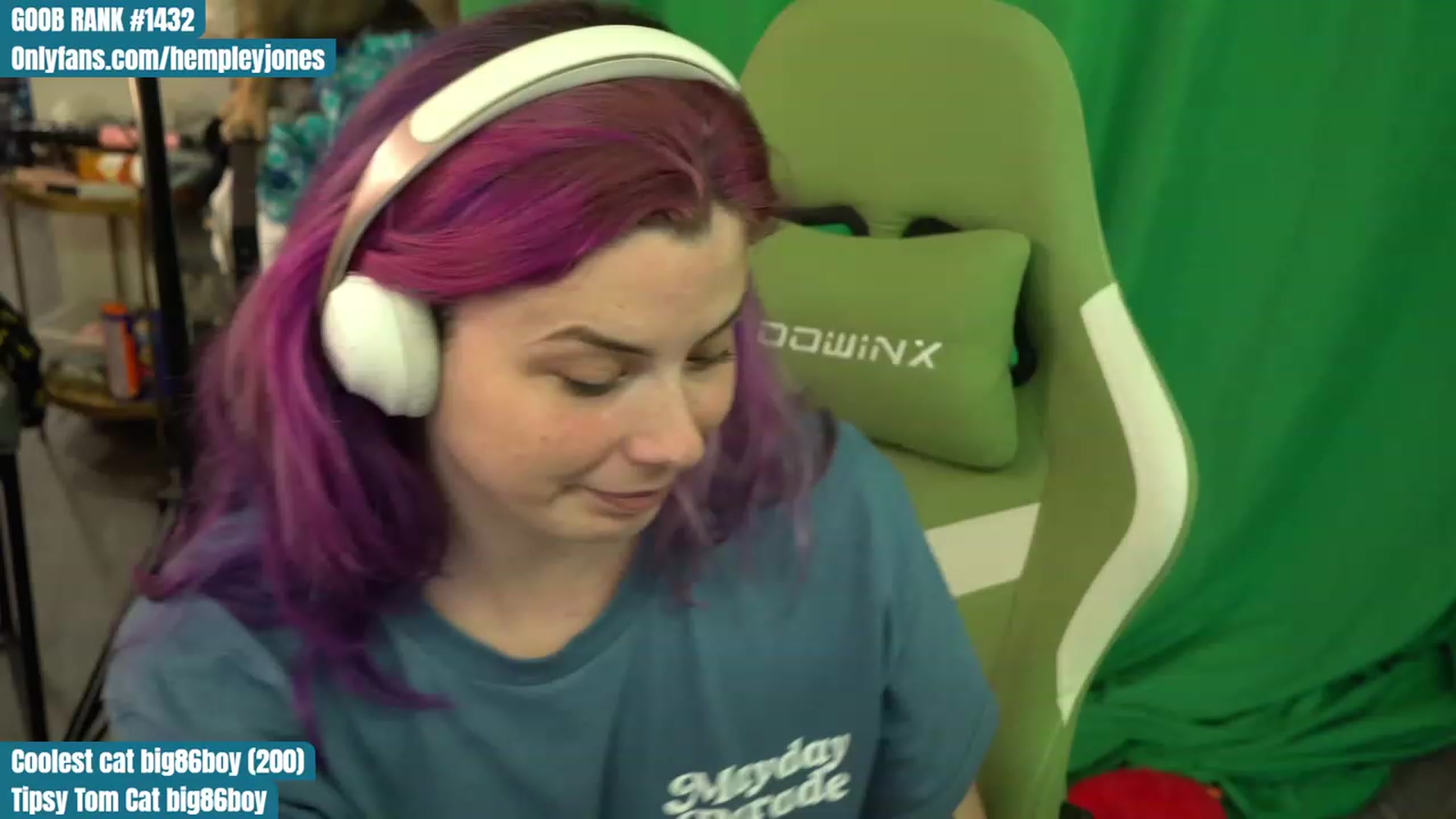 Gallery image thumbnail from Hempleyjones's myfreecams stream on, 08/11/2023, 21:48 image 1 of 20