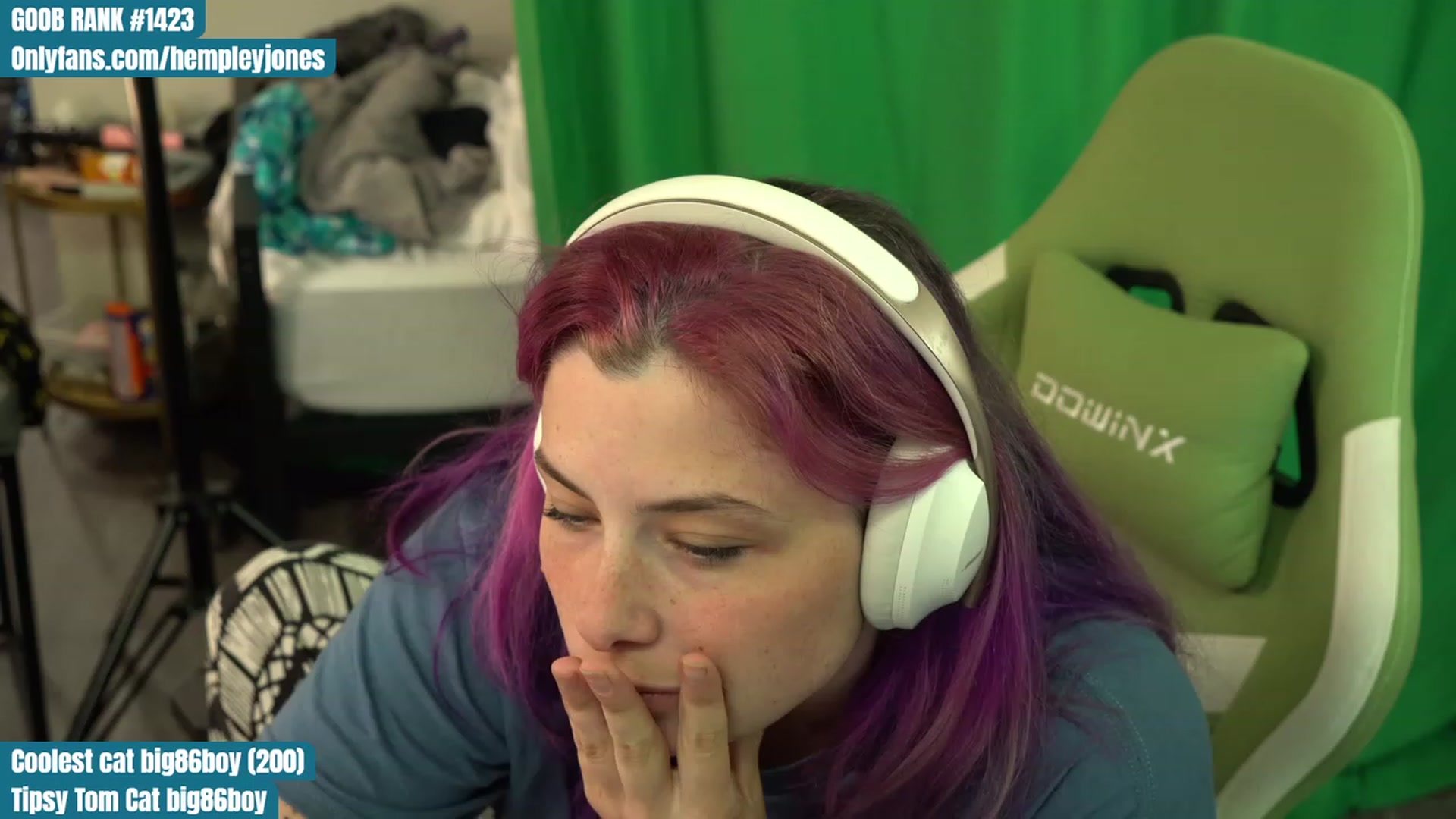 Gallery image thumbnail from Hempleyjones's myfreecams stream on, 08/11/2023, 21:48 image 2 of 20