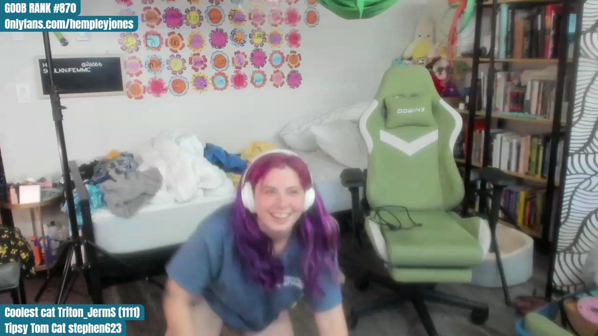 Gallery image thumbnail from Hempleyjones's myfreecams stream on, 08/12/2023, 16:15 image 18 of 20