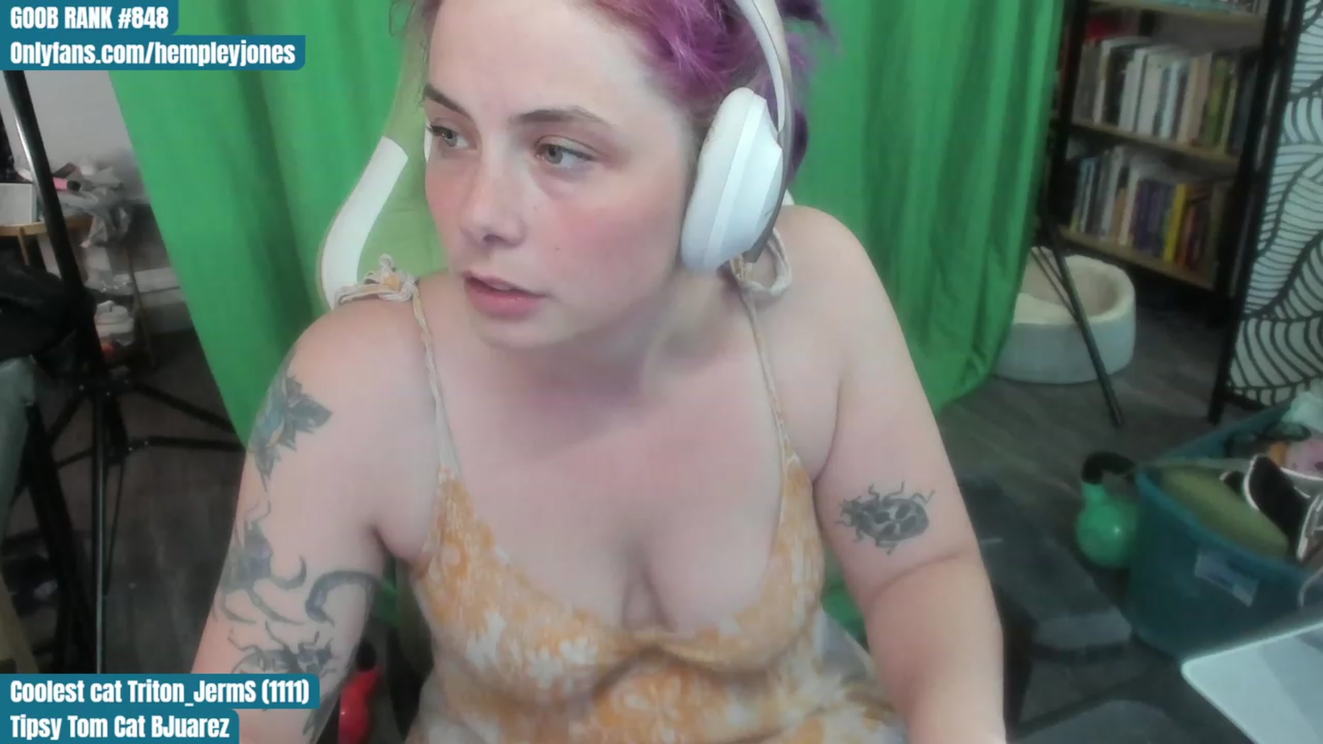 Gallery image thumbnail from Hempleyjones's myfreecams stream on, 08/13/2023, 01:15 image 6 of 20