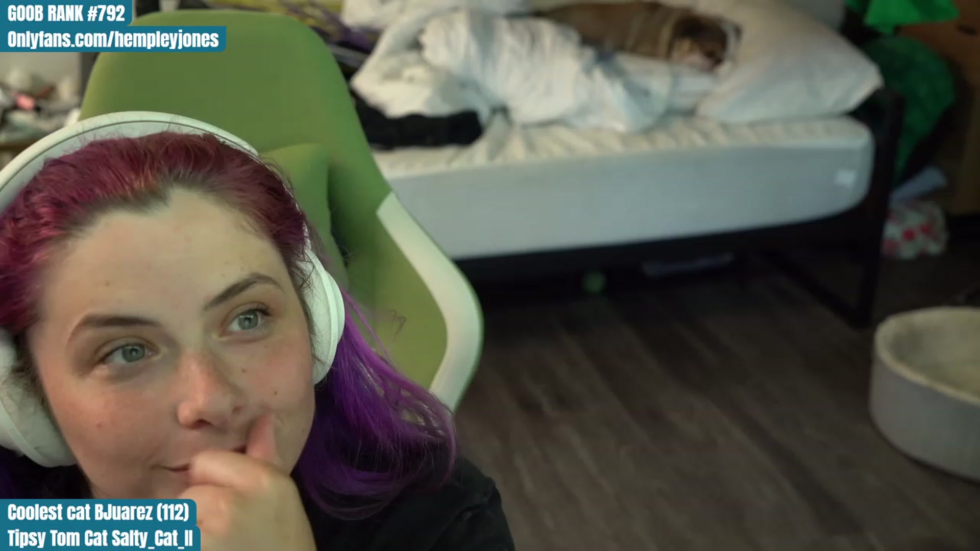 Gallery image thumbnail from Hempleyjones's myfreecams stream on, 08/14/2023, 01:24 image 3 of 20
