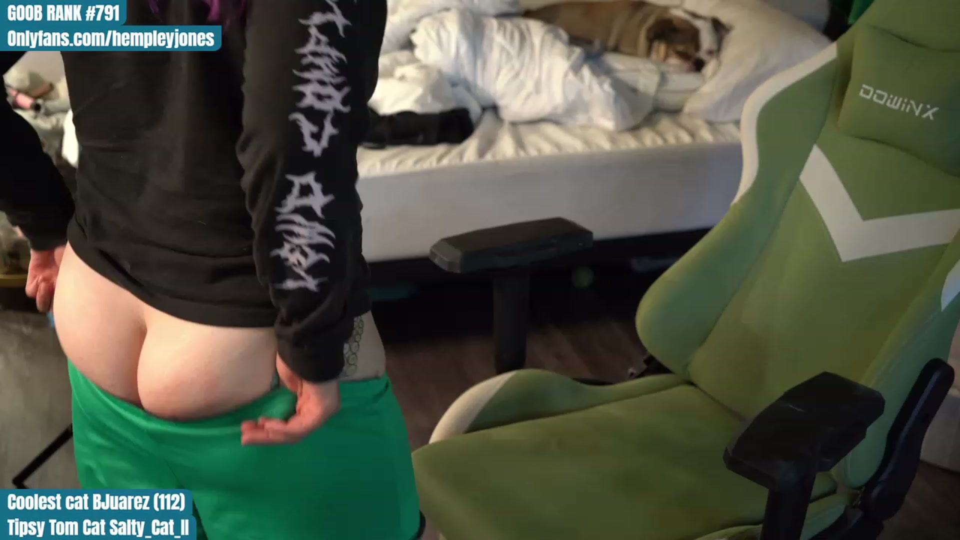 Gallery image thumbnail from Hempleyjones's myfreecams stream on, 08/14/2023, 01:24 image 1 of 20