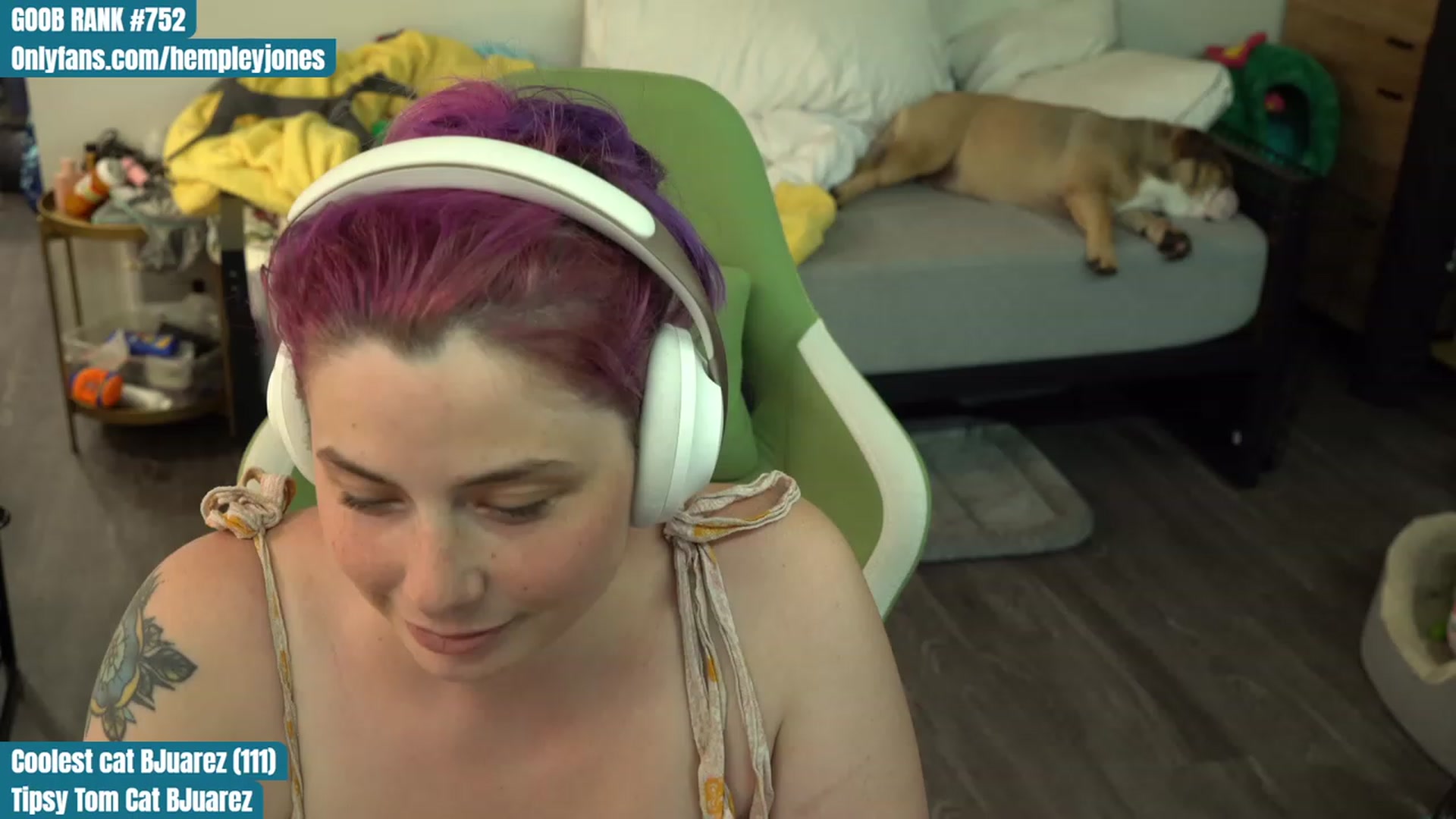 Gallery image thumbnail from Hempleyjones's myfreecams stream on, 08/15/2023, 02:13 image 18 of 20