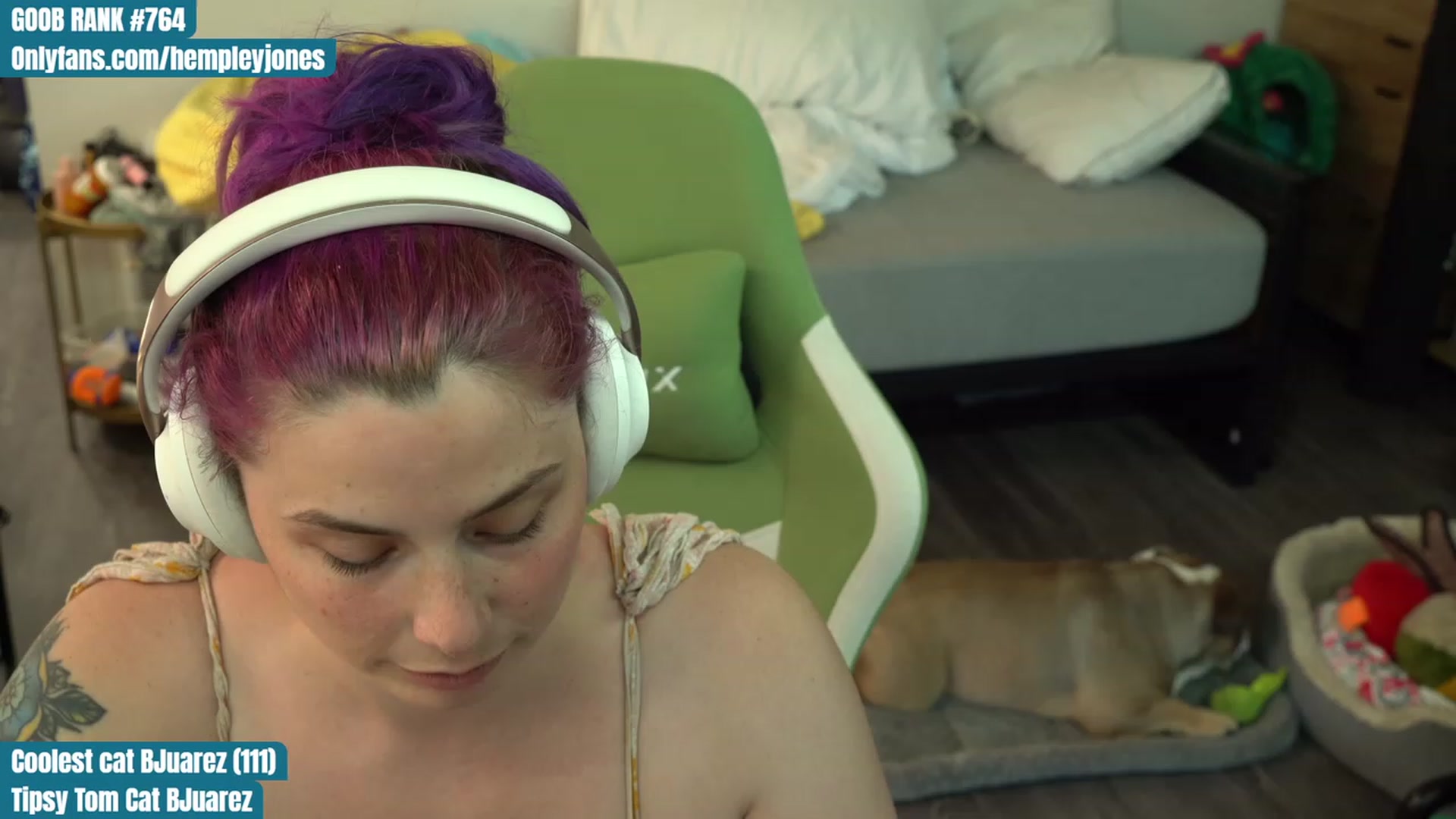 Gallery image thumbnail from Hempleyjones's myfreecams stream on, 08/15/2023, 02:13 image 5 of 20