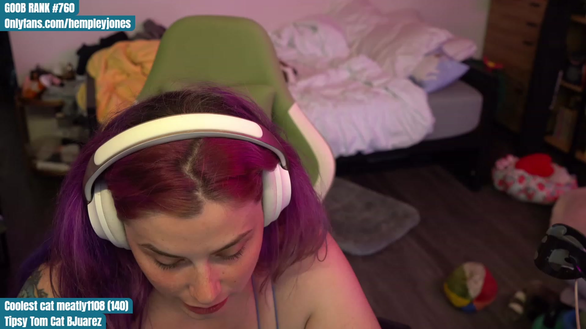 Gallery image thumbnail from Hempleyjones's myfreecams stream on, 08/16/2023, 01:21 image 18 of 20