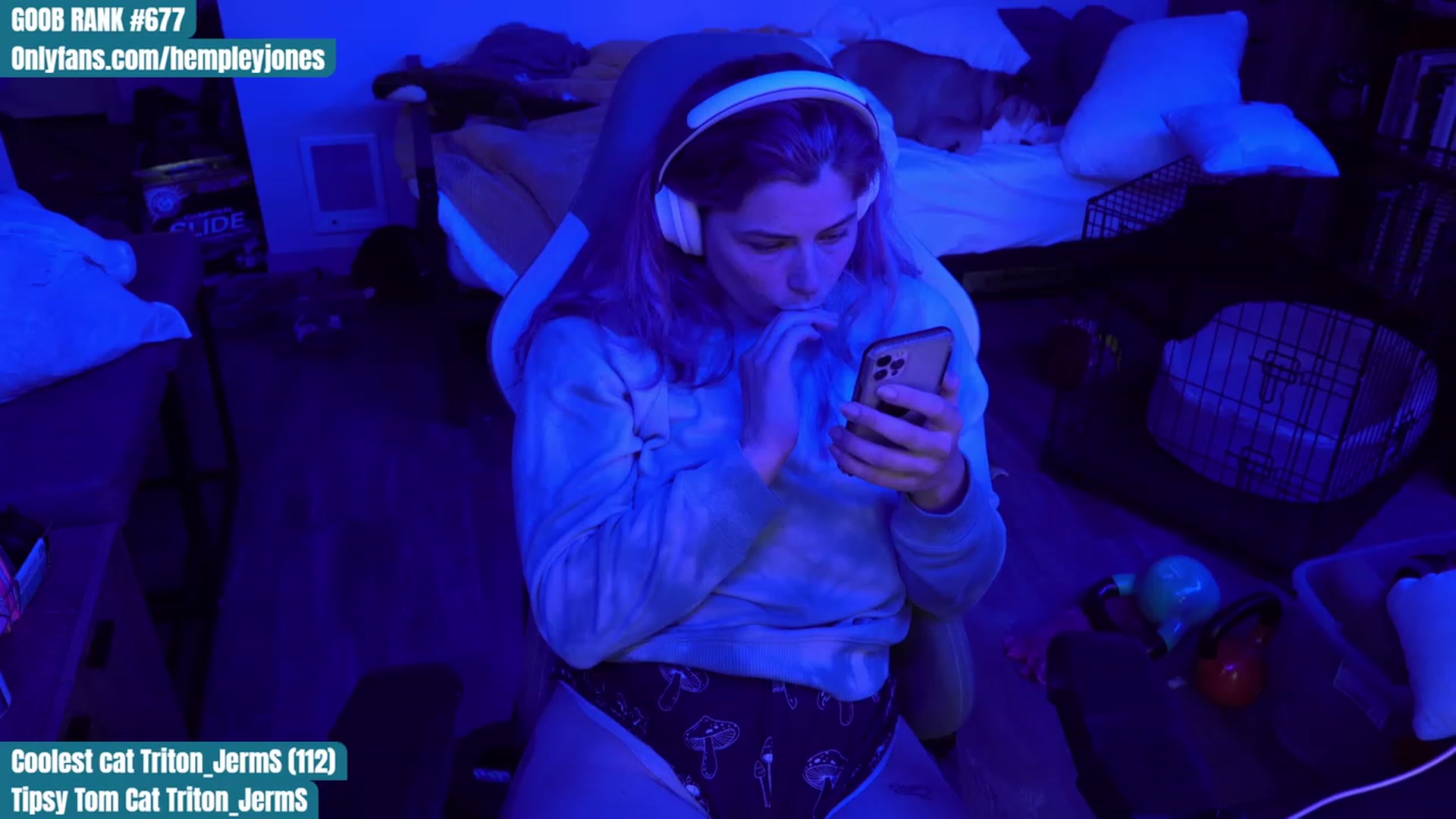 Gallery image thumbnail from Hempleyjones's myfreecams stream on, 08/21/2023, 23:45 image 17 of 20