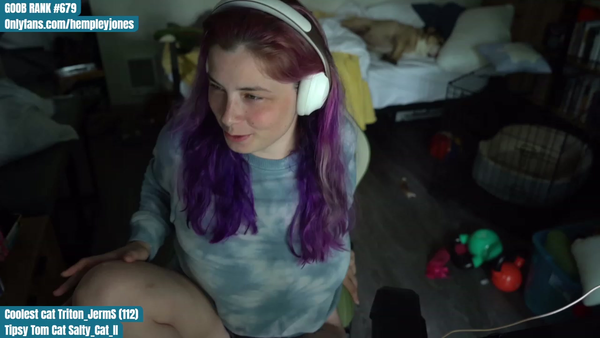 Gallery image thumbnail from Hempleyjones's myfreecams stream on, 08/21/2023, 23:45 image 12 of 20