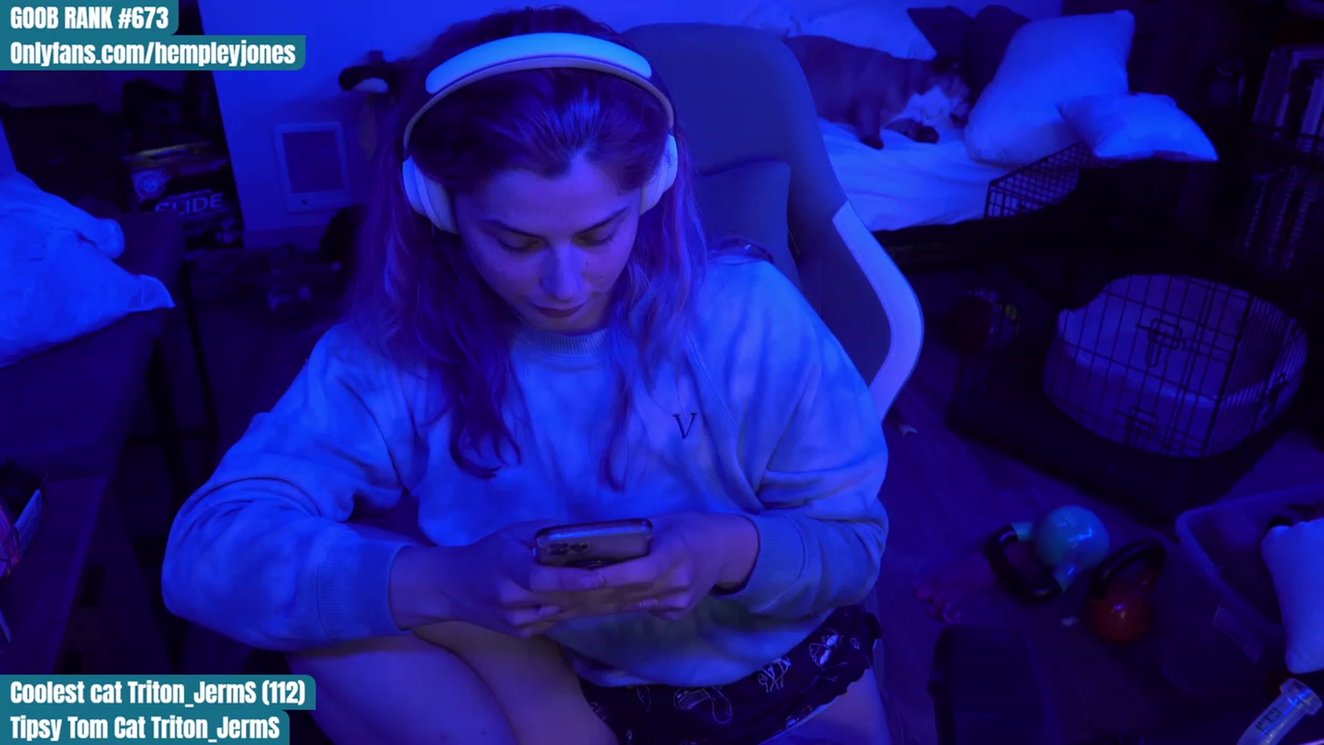 Gallery image thumbnail from Hempleyjones's myfreecams stream on, 08/21/2023, 23:45 image 19 of 20