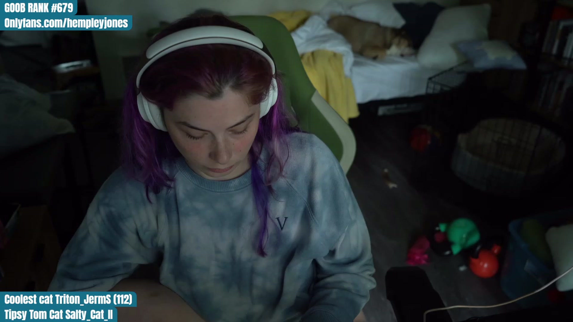 Gallery image thumbnail from Hempleyjones's myfreecams stream on, 08/21/2023, 23:45 image 15 of 20