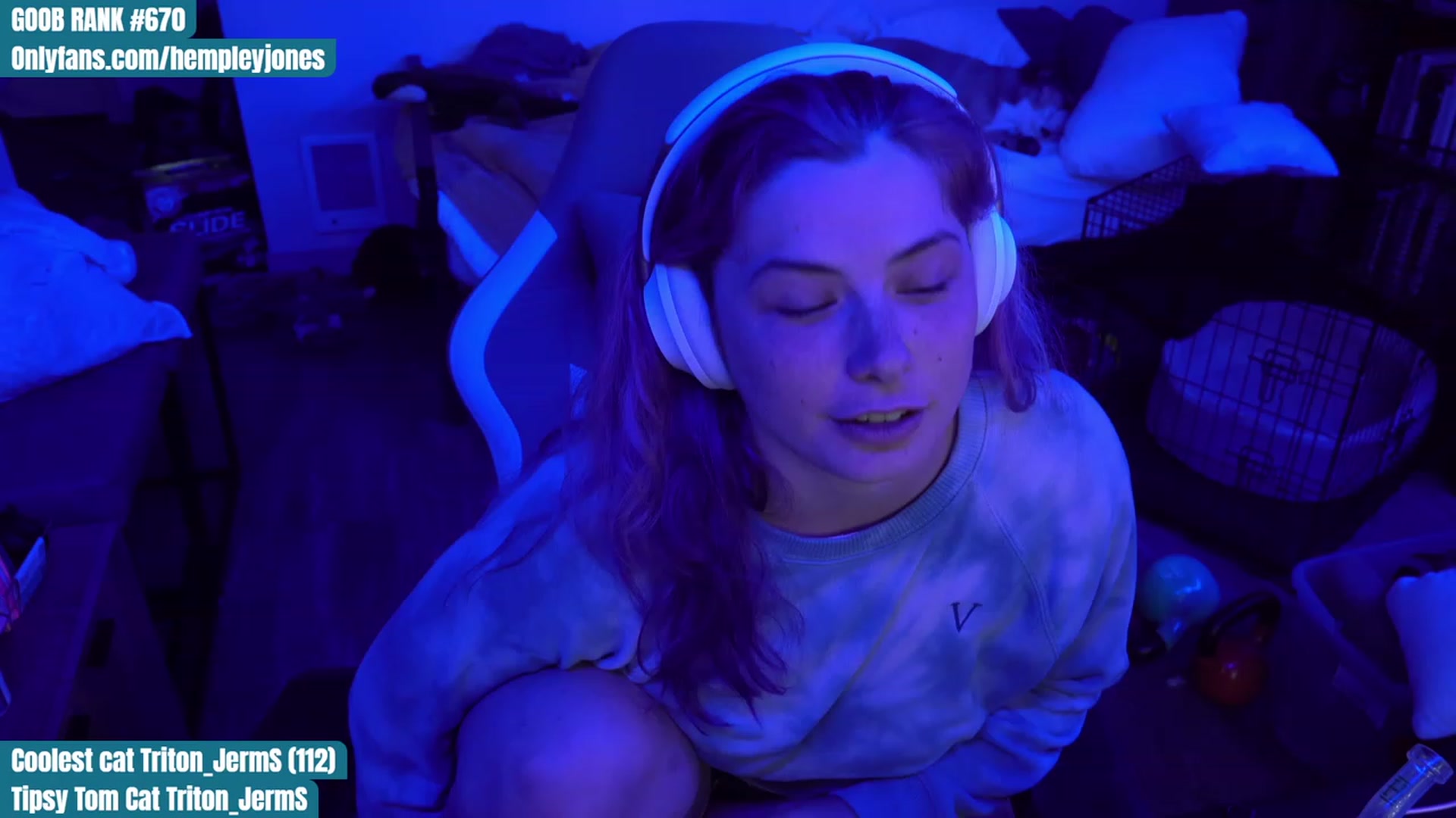 Gallery image thumbnail from Hempleyjones's myfreecams stream on, 08/22/2023, 24:24 image 4 of 20