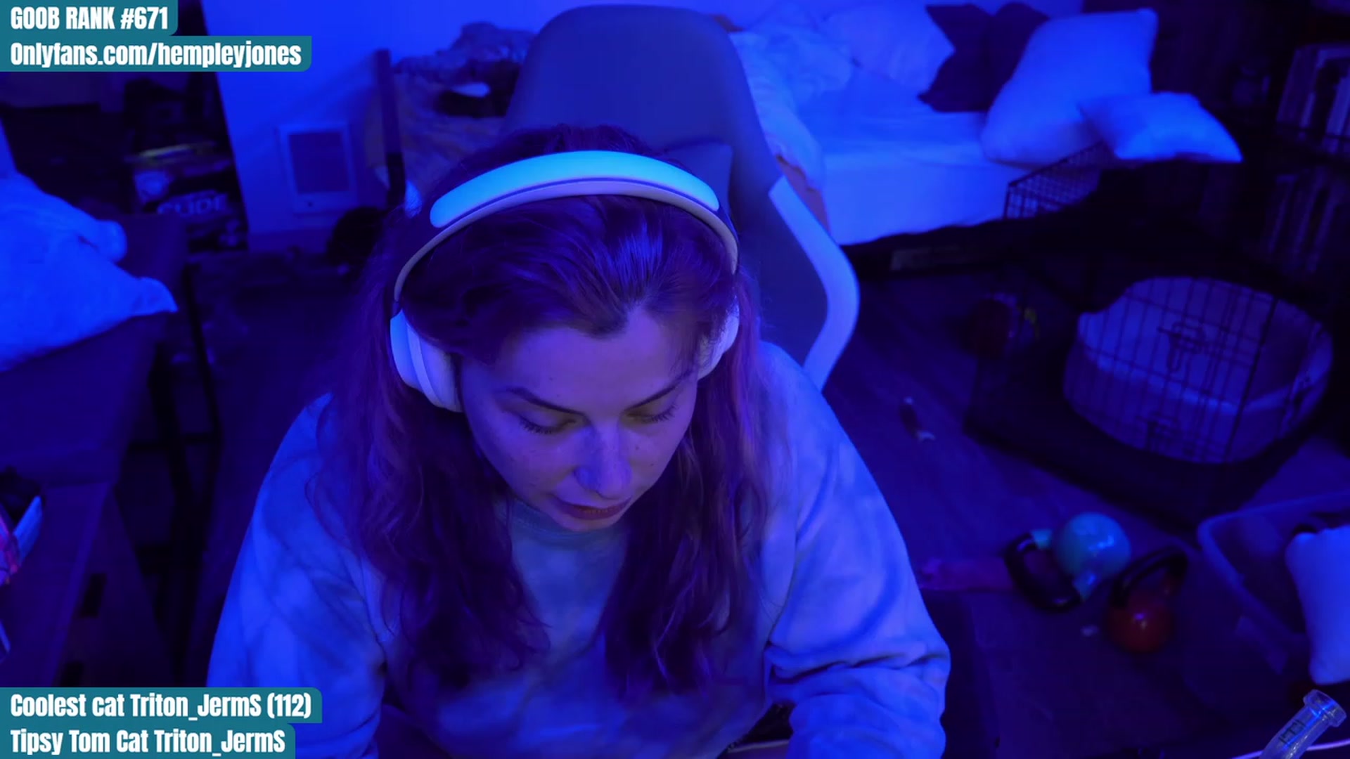 Gallery image thumbnail from Hempleyjones's myfreecams stream on, 08/22/2023, 24:24 image 14 of 20