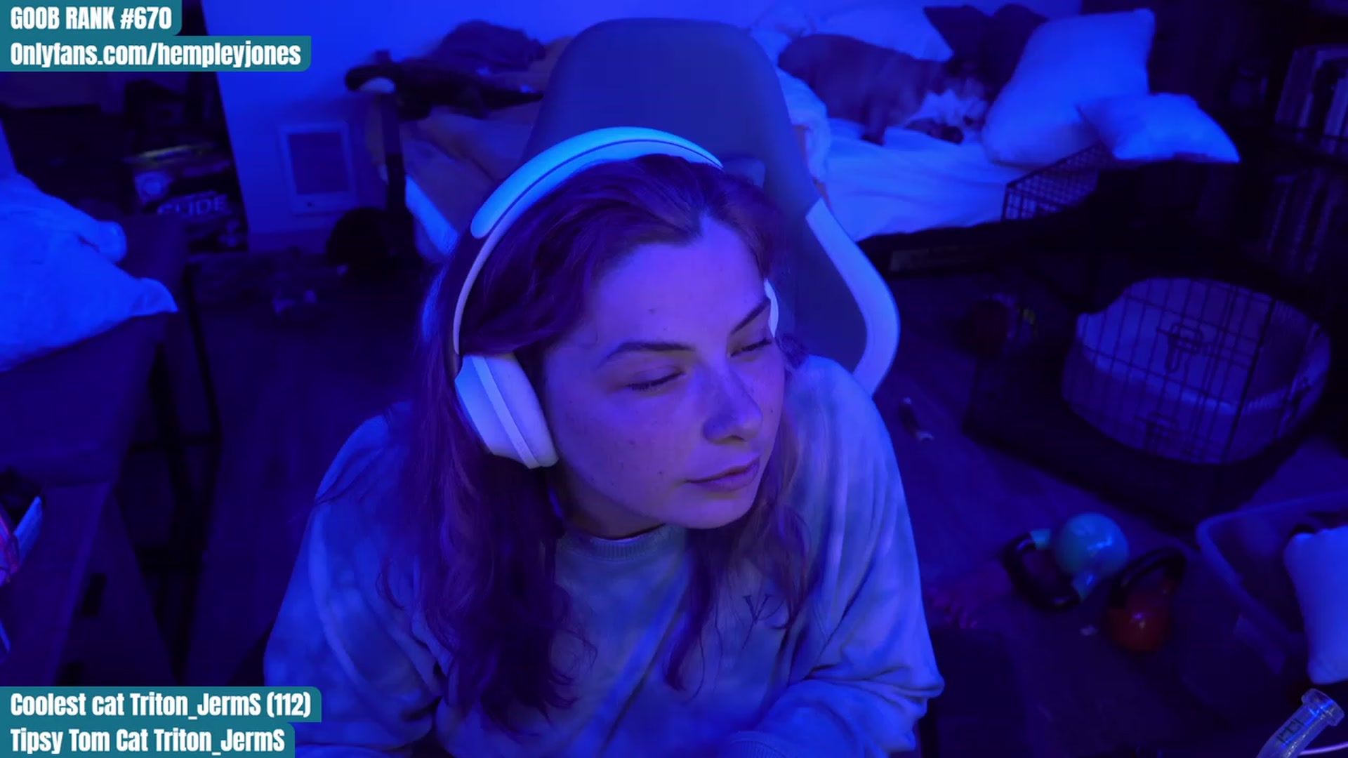 Gallery image thumbnail from Hempleyjones's myfreecams stream on, 08/22/2023, 24:24 image 3 of 20