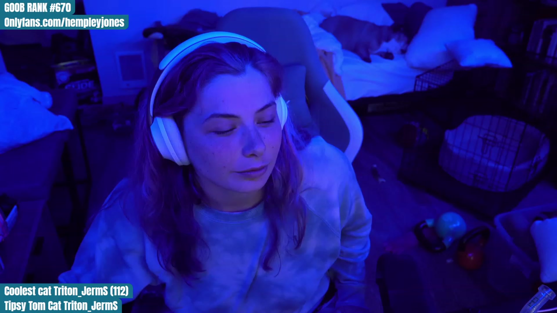 Gallery image thumbnail from Hempleyjones's myfreecams stream on, 08/22/2023, 24:24 image 1 of 20