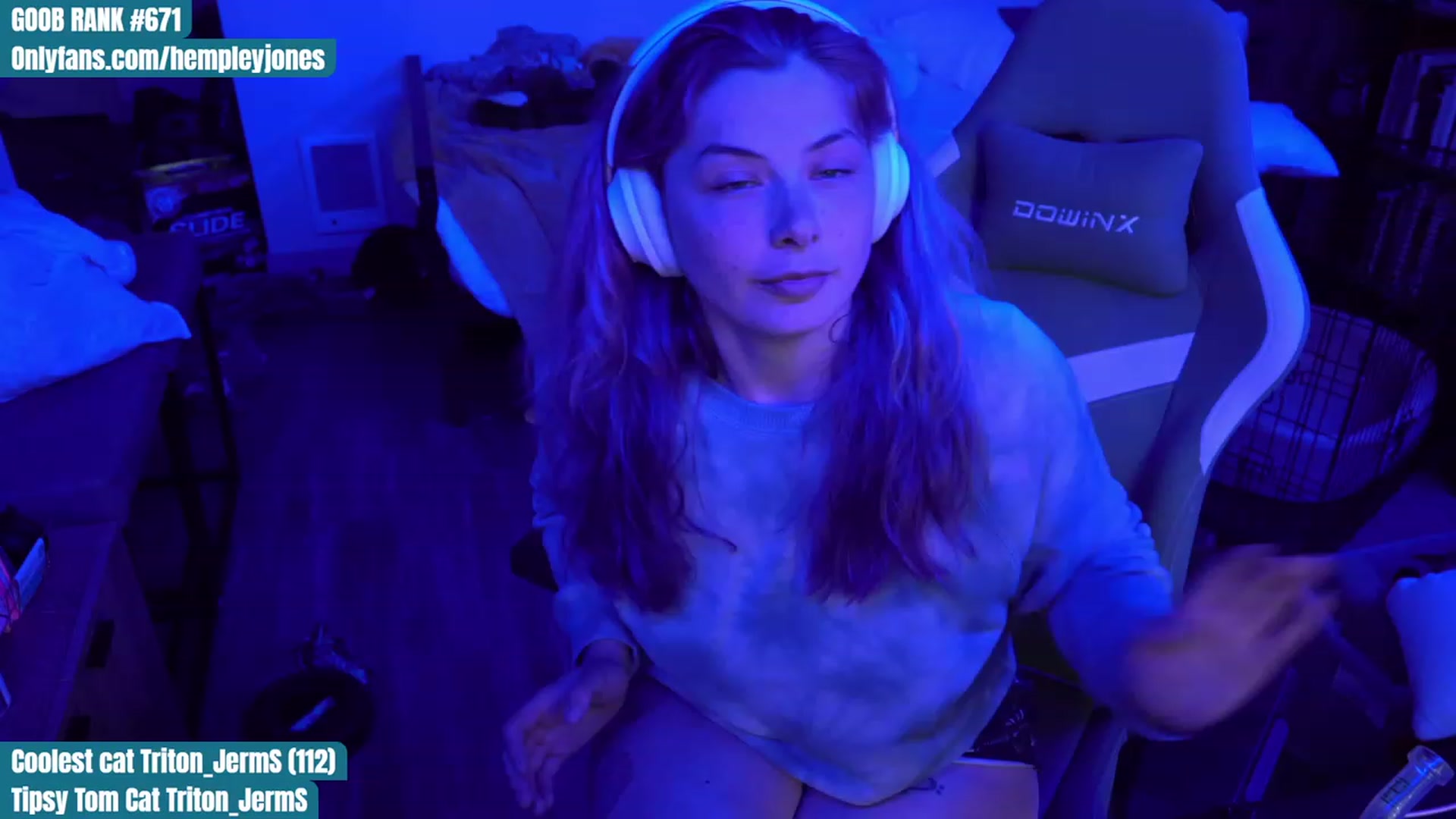 Gallery image thumbnail from Hempleyjones's myfreecams stream on, 08/22/2023, 24:24 image 16 of 20
