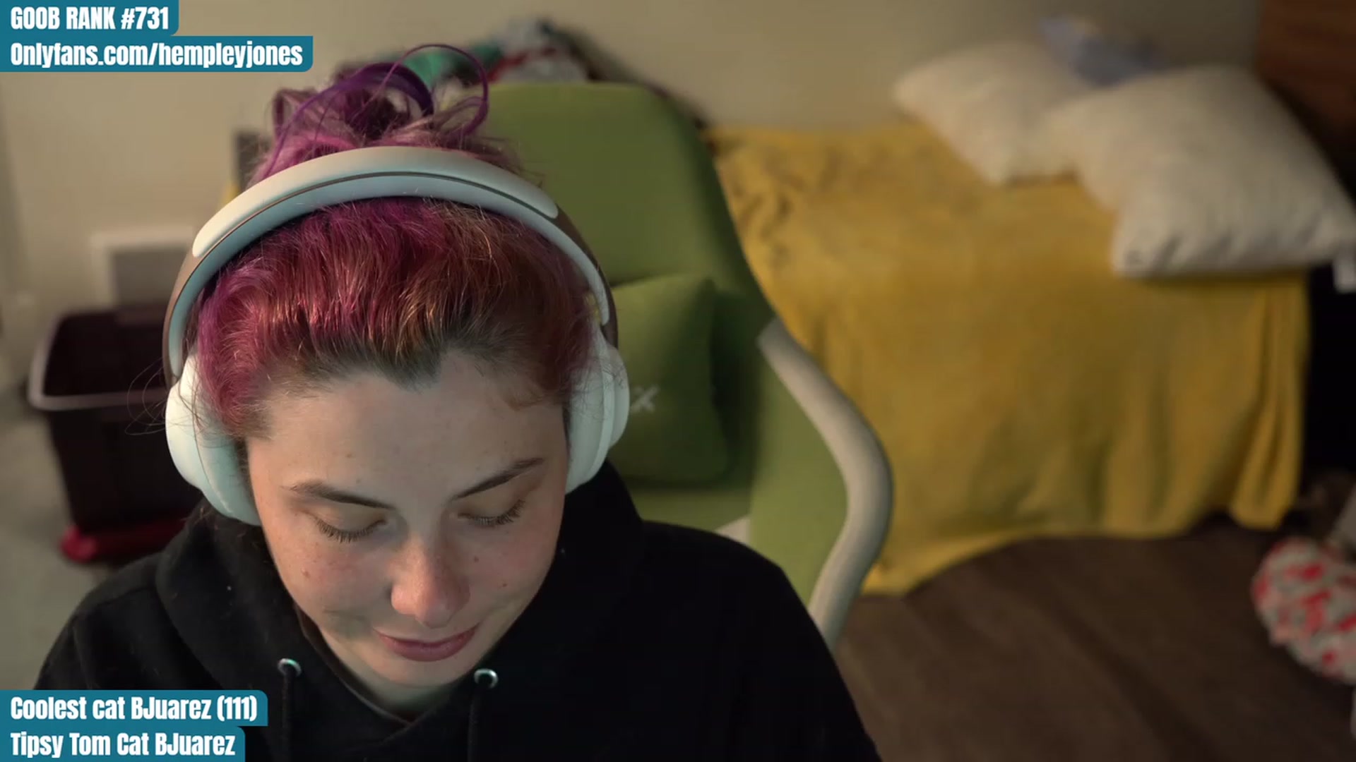 Gallery image thumbnail from Hempleyjones's myfreecams stream on, 08/23/2023, 23:56 image 16 of 20