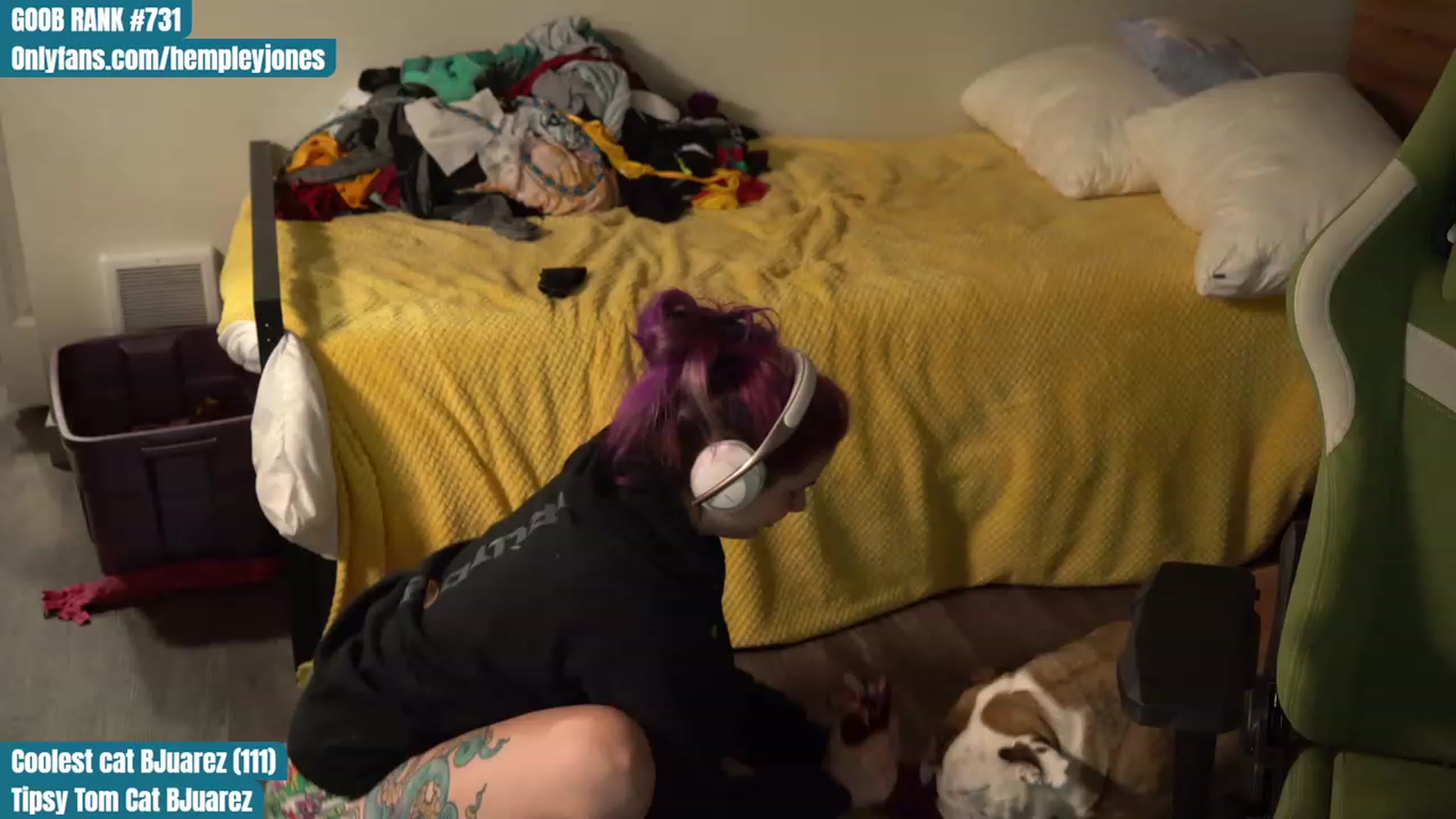 Gallery image thumbnail from Hempleyjones's myfreecams stream on, 08/23/2023, 23:56 image 12 of 20