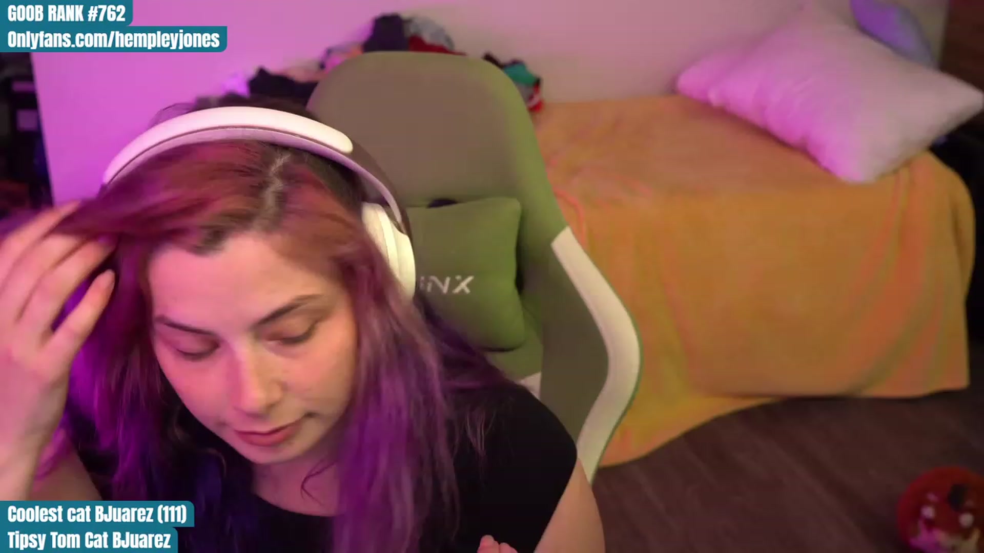 Gallery image thumbnail from Hempleyjones's myfreecams stream on, 08/25/2023, 01:27 image 3 of 20