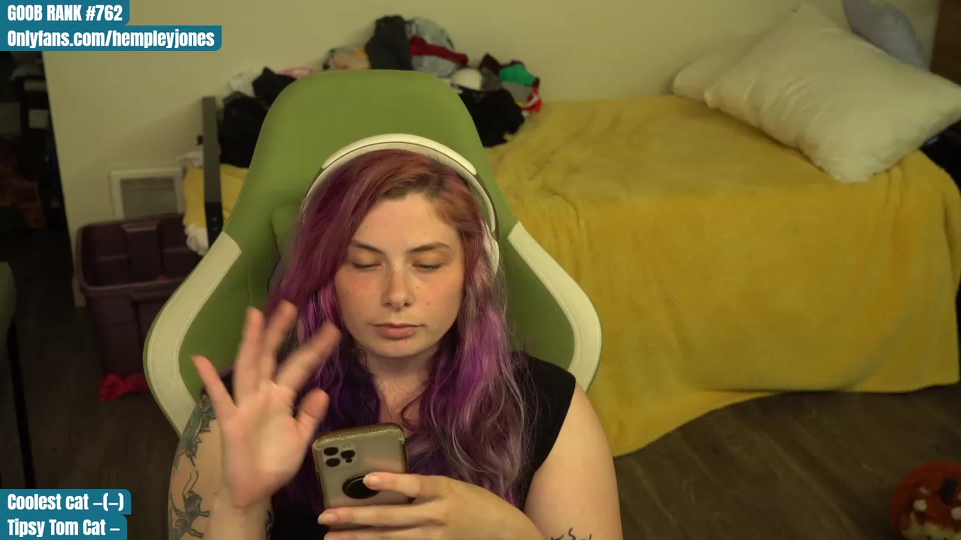 Gallery image thumbnail from Hempleyjones's myfreecams stream on, 08/25/2023, 01:27 image 1 of 20