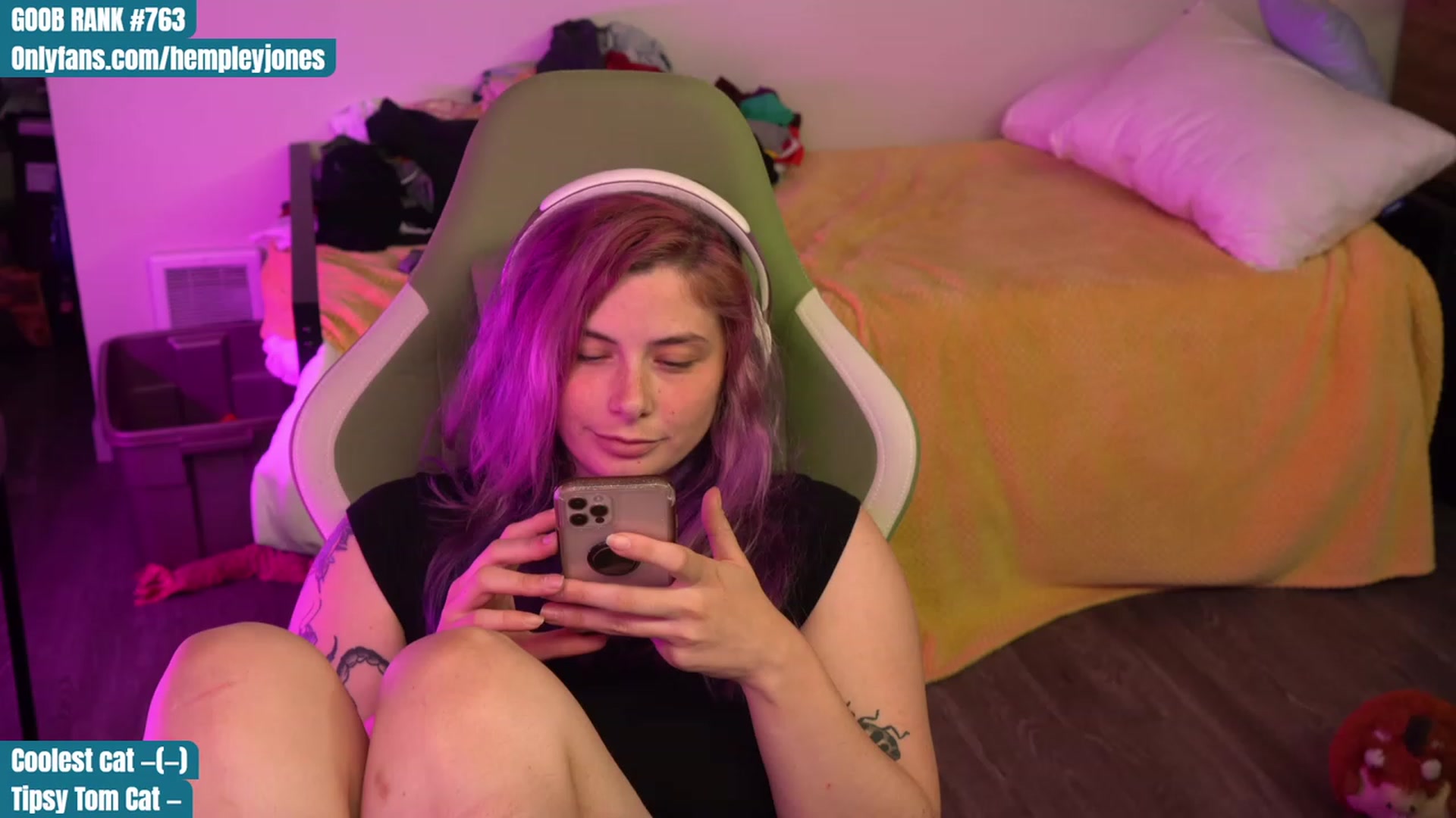 Gallery image thumbnail from Hempleyjones's myfreecams stream on, 08/25/2023, 01:27 image 2 of 20