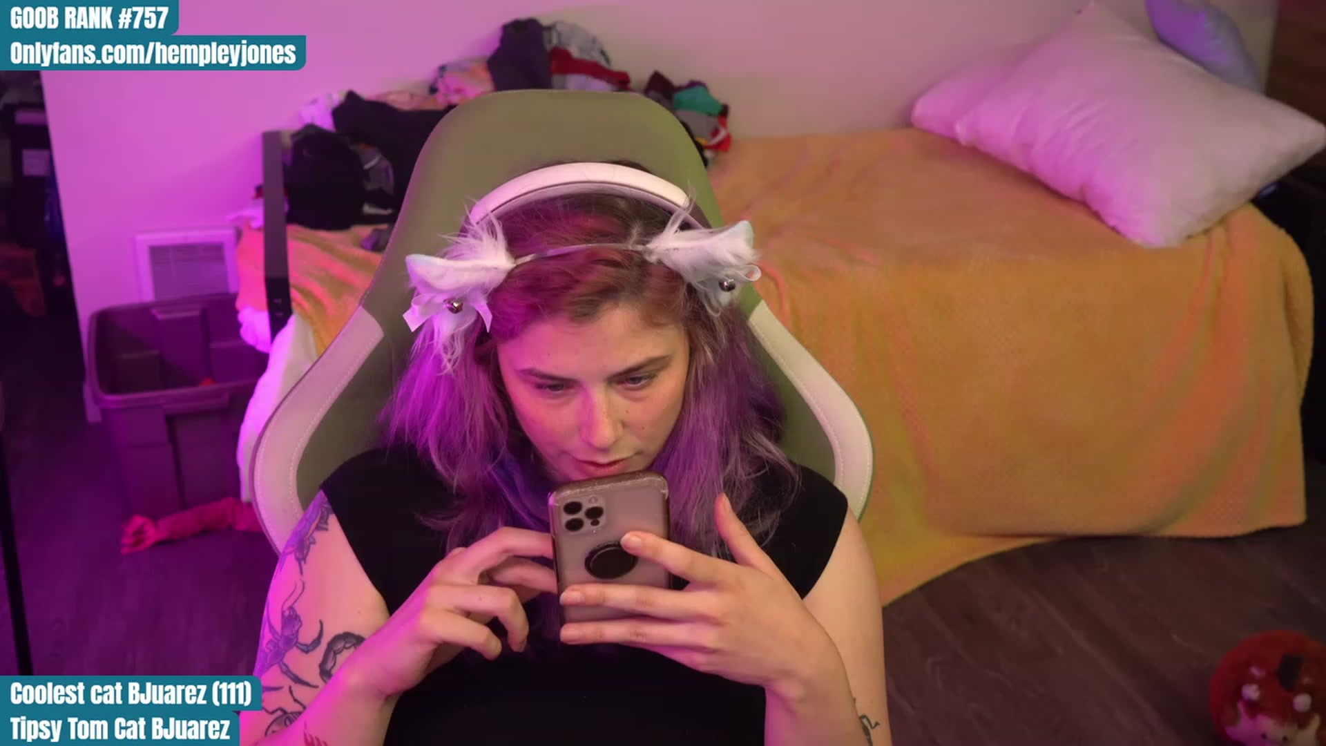 Gallery image thumbnail from Hempleyjones's myfreecams stream on, 08/25/2023, 01:27 image 10 of 20