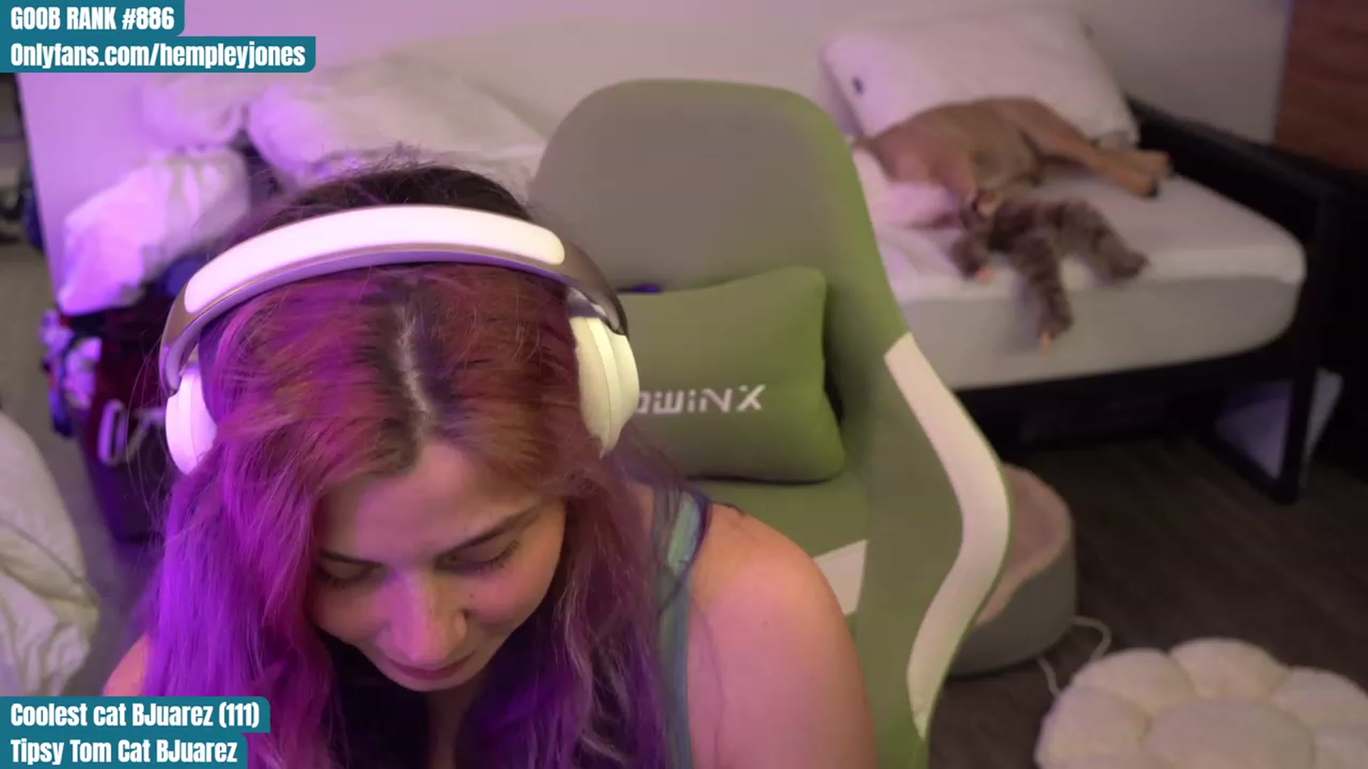 Gallery image thumbnail from Hempleyjones's myfreecams stream on, 08/29/2023, 22:59 image 17 of 20