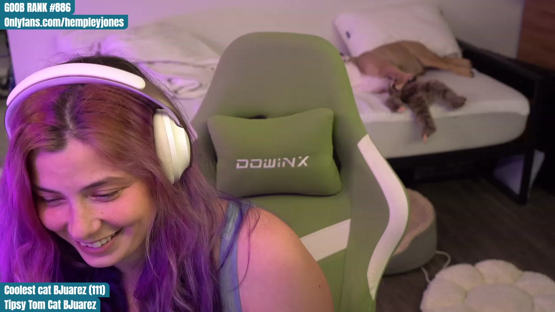 Gallery image thumbnail from Hempleyjones's myfreecams stream on, 08/29/2023, 22:59 image 2 of 20