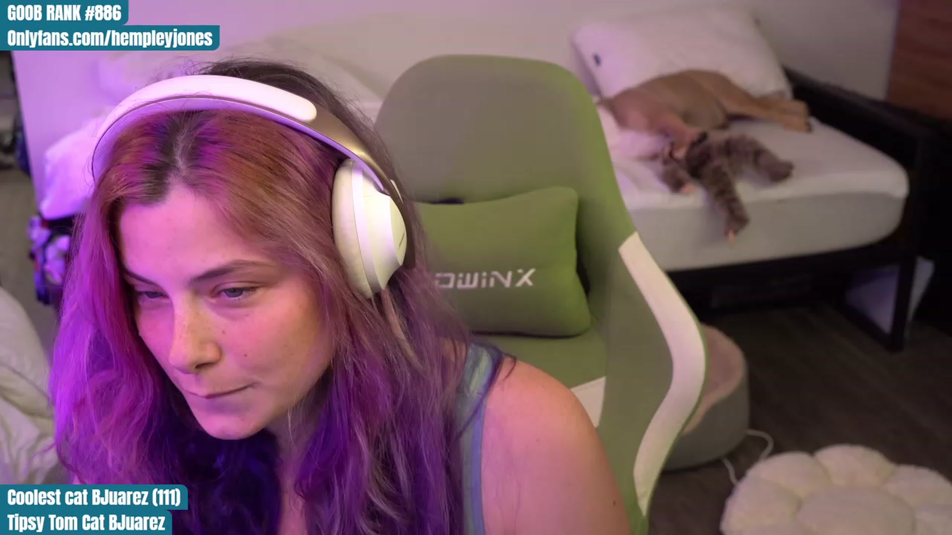 Gallery image thumbnail from Hempleyjones's myfreecams stream on, 08/29/2023, 22:59 image 13 of 20
