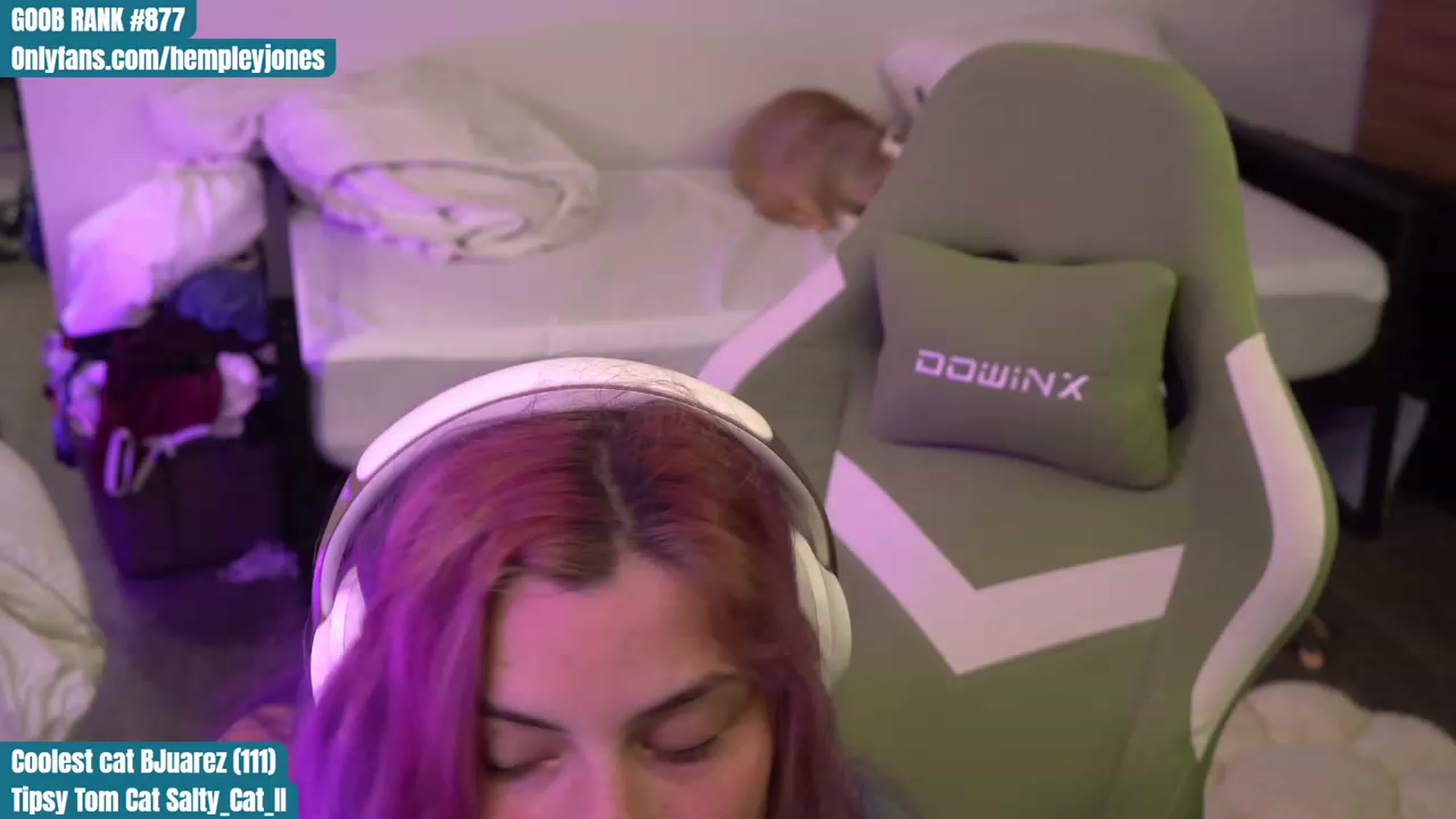 Gallery image thumbnail from Hempleyjones's myfreecams stream on, 08/30/2023, 24:00 image 15 of 20