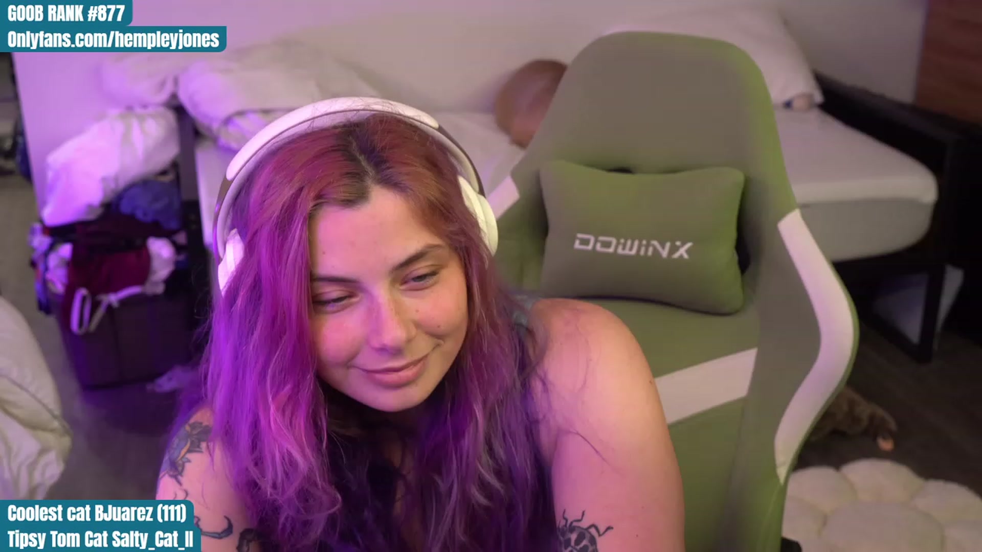 Gallery image thumbnail from Hempleyjones's myfreecams stream on, 08/30/2023, 24:00 image 14 of 20