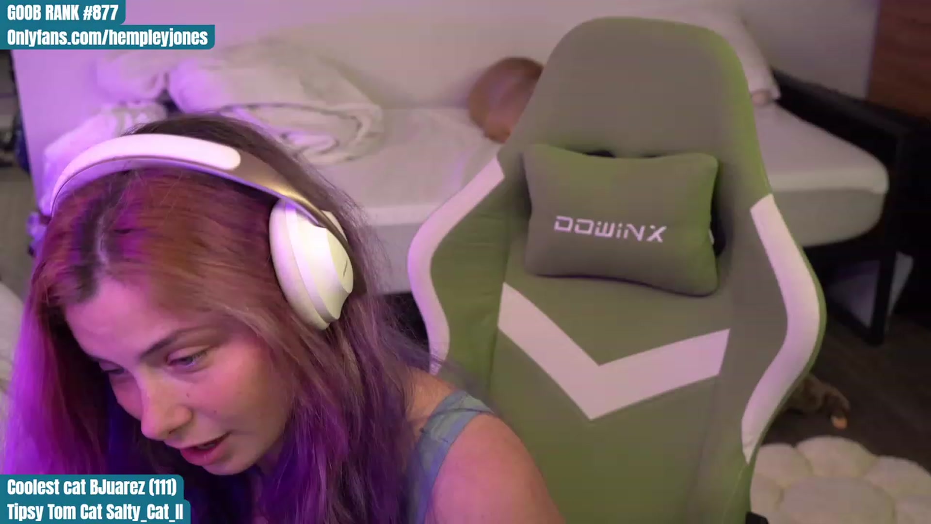 Gallery image thumbnail from Hempleyjones's myfreecams stream on, 08/30/2023, 24:00 image 20 of 20