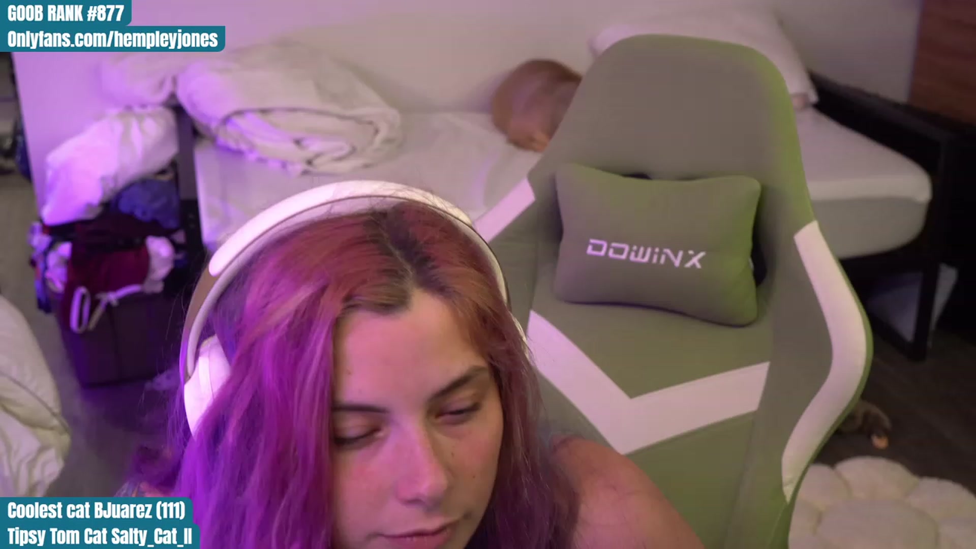 Gallery image thumbnail from Hempleyjones's myfreecams stream on, 08/30/2023, 24:00 image 13 of 20