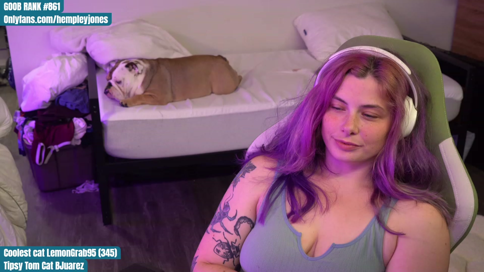 Gallery image thumbnail from Hempleyjones's myfreecams stream on, 08/30/2023, 01:53 image 15 of 20