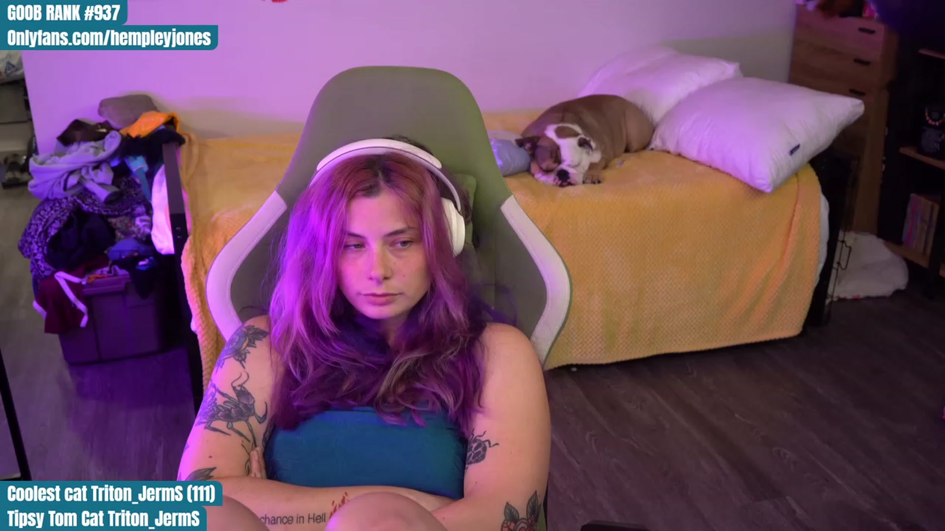 Gallery image thumbnail from Hempleyjones's myfreecams stream on, 09/01/2023, 24:09 image 10 of 20