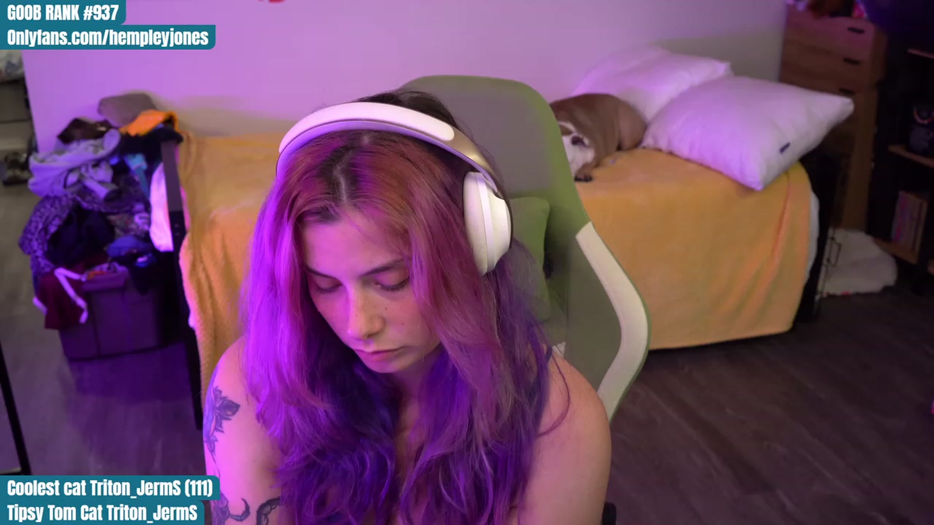 Gallery image thumbnail from Hempleyjones's myfreecams stream on, 09/01/2023, 24:09 image 4 of 20