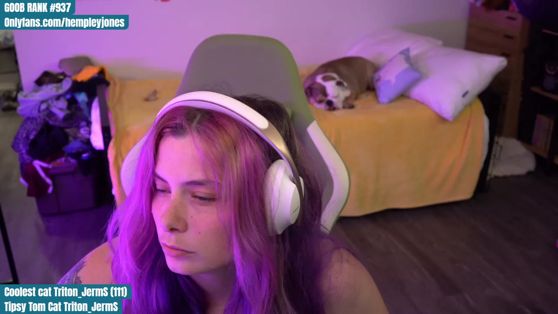 Gallery image thumbnail from Hempleyjones's myfreecams stream on, 09/01/2023, 24:09 image 19 of 20