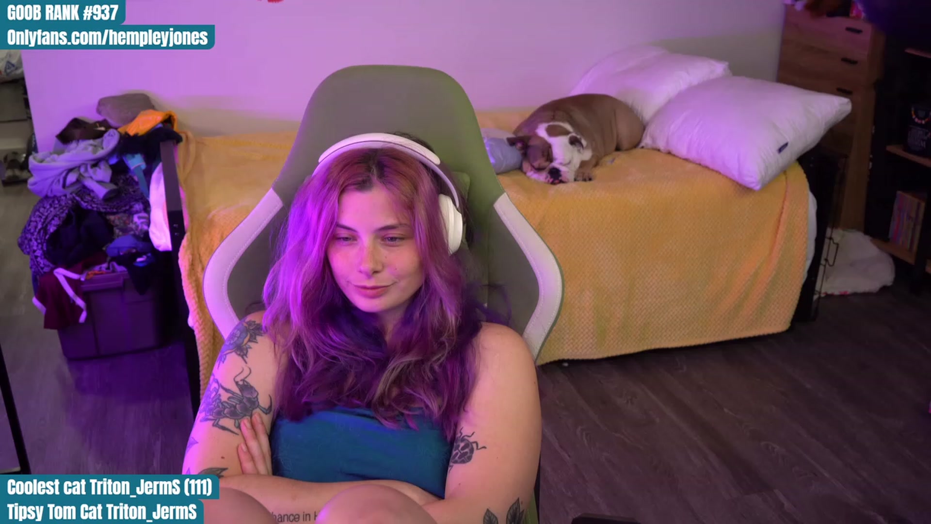 Gallery image thumbnail from Hempleyjones's myfreecams stream on, 09/01/2023, 24:09 image 12 of 20