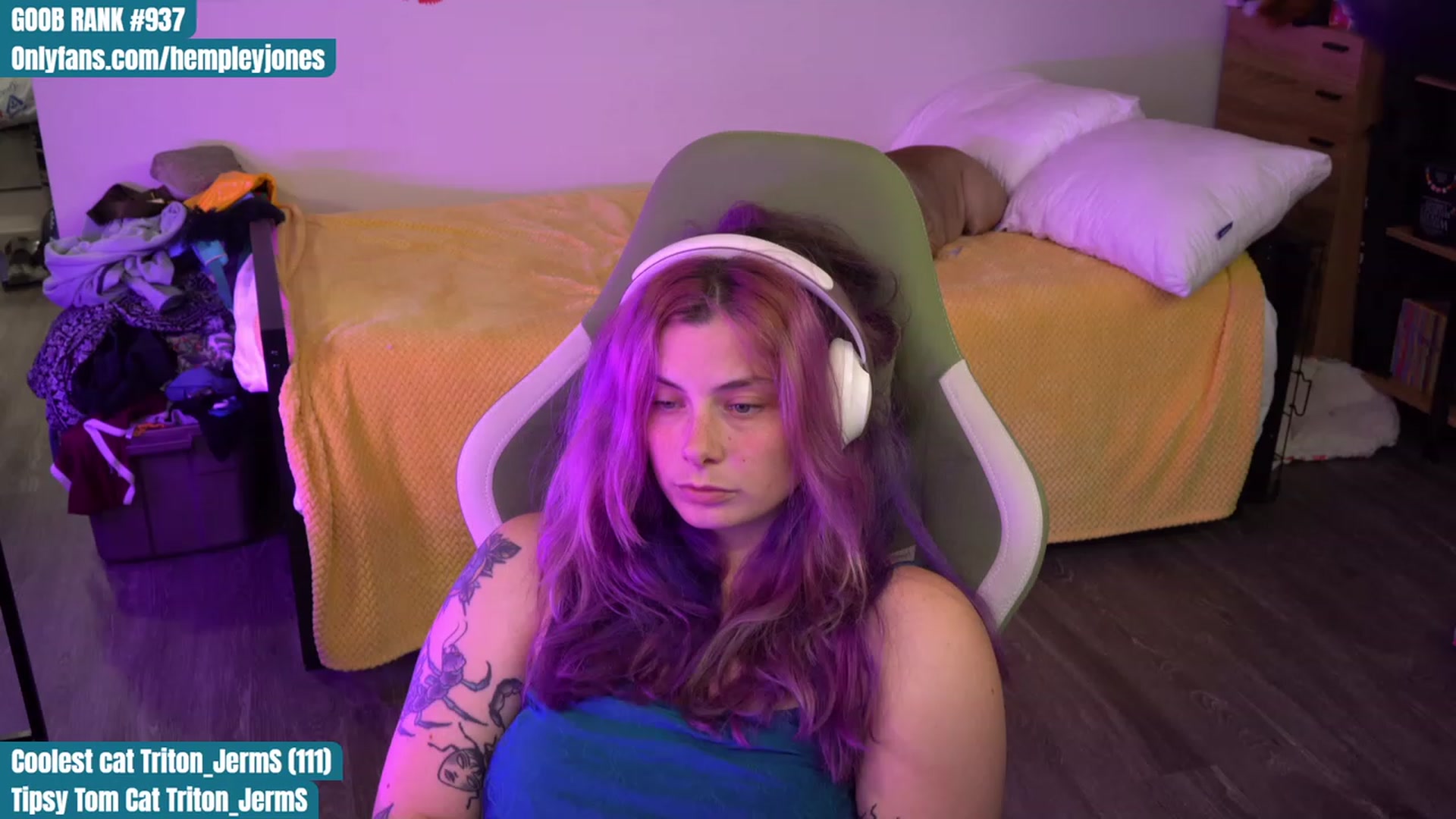 Gallery image thumbnail from Hempleyjones's myfreecams stream on, 09/01/2023, 24:09 image 8 of 20