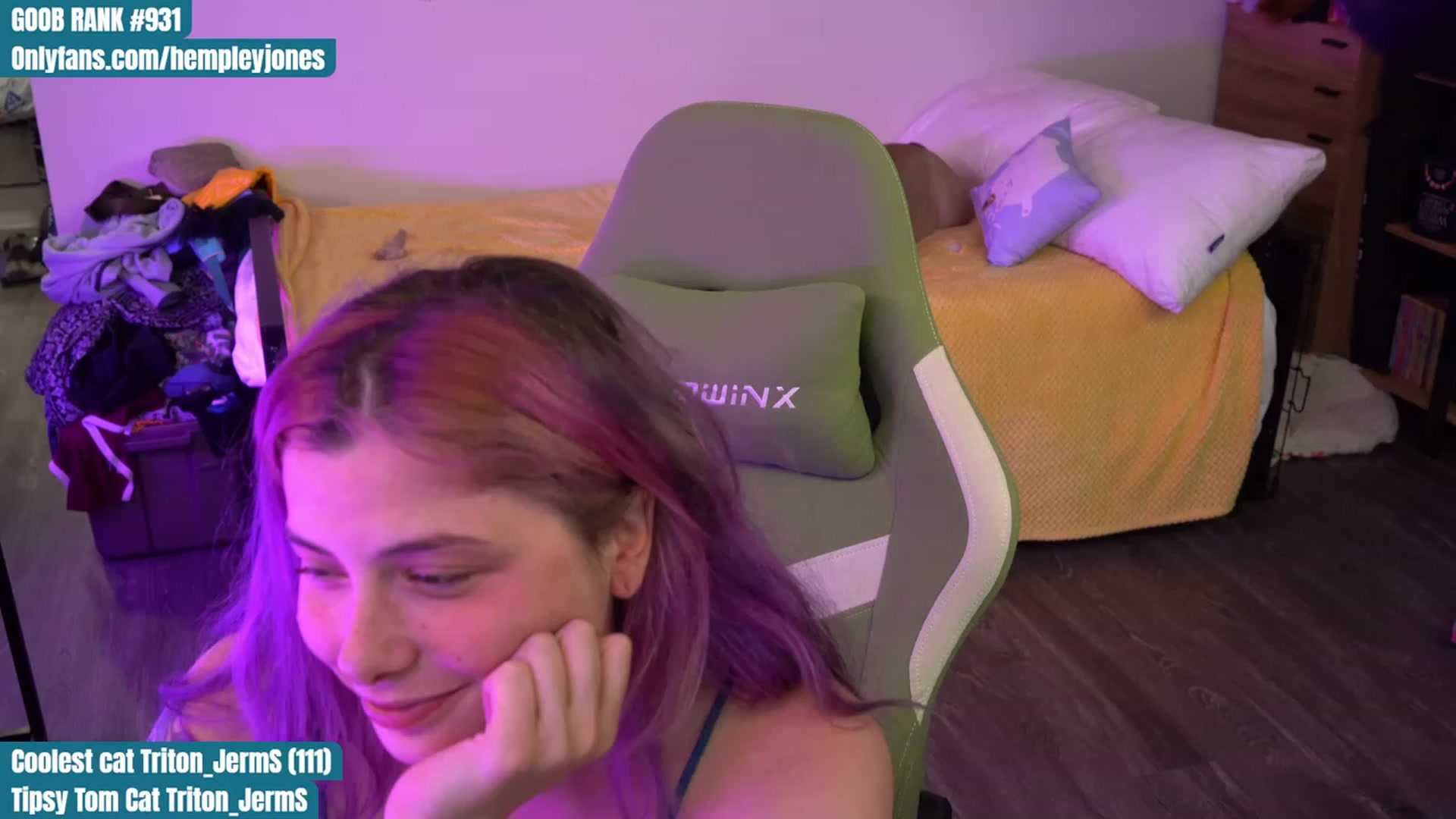Gallery image thumbnail from Hempleyjones's myfreecams stream on, 09/01/2023, 02:10 image 10 of 20