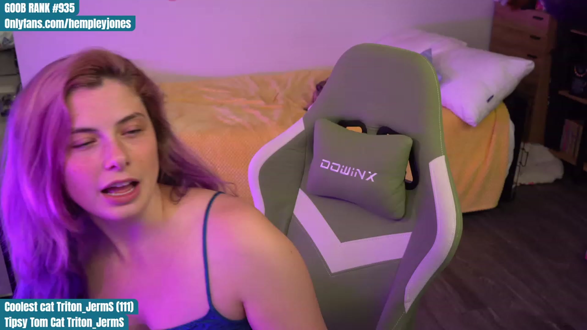 Gallery image thumbnail from Hempleyjones's myfreecams stream on, 09/01/2023, 02:10 image 16 of 20