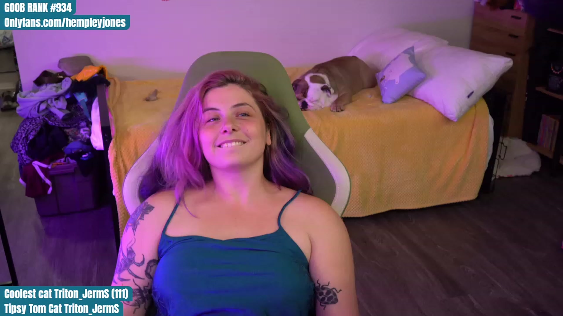 Gallery image thumbnail from Hempleyjones's myfreecams stream on, 09/01/2023, 02:10 image 13 of 20
