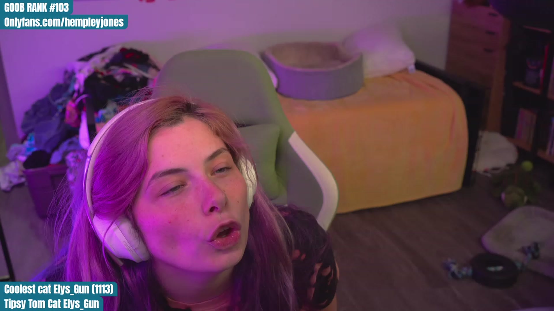 Gallery image thumbnail from Hempleyjones's myfreecams stream on, 09/01/2023, 23:18 image 4 of 20