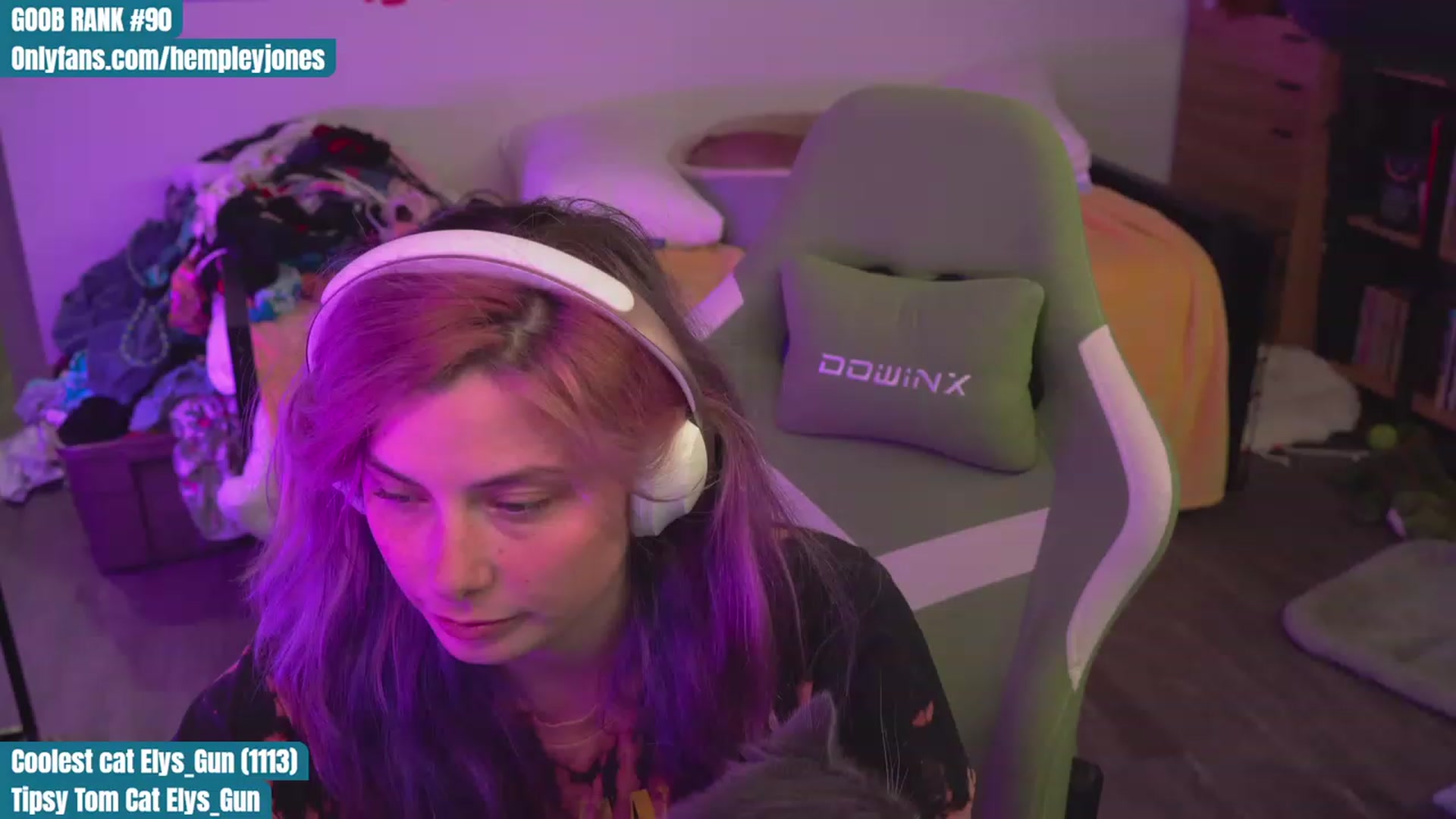 Gallery image thumbnail from Hempleyjones's myfreecams stream on, 09/01/2023, 23:18 image 17 of 20